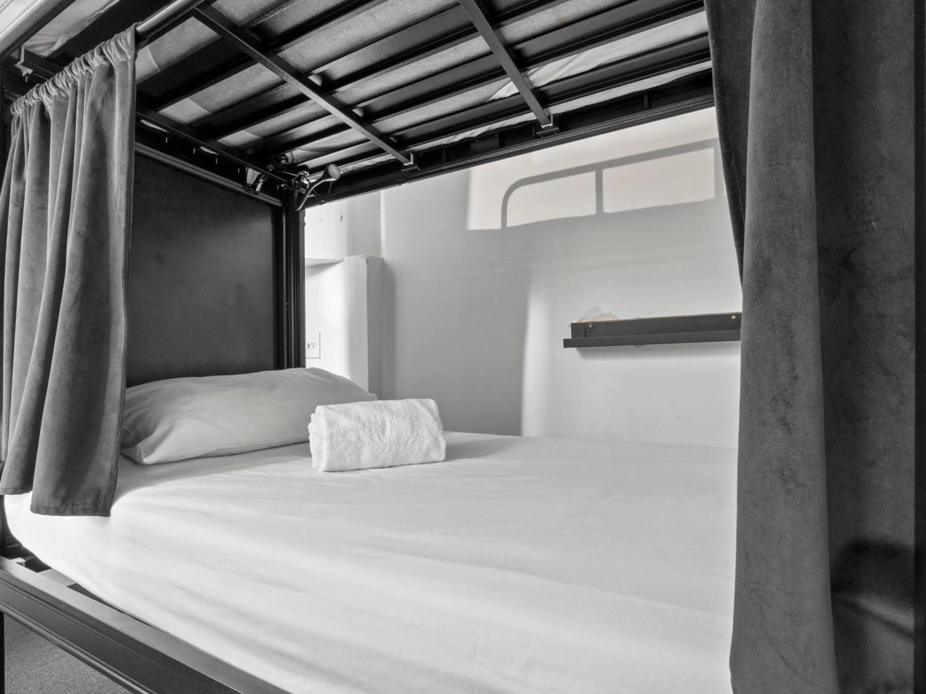 Bed in AZZURO POD HOTEL - Potts Point