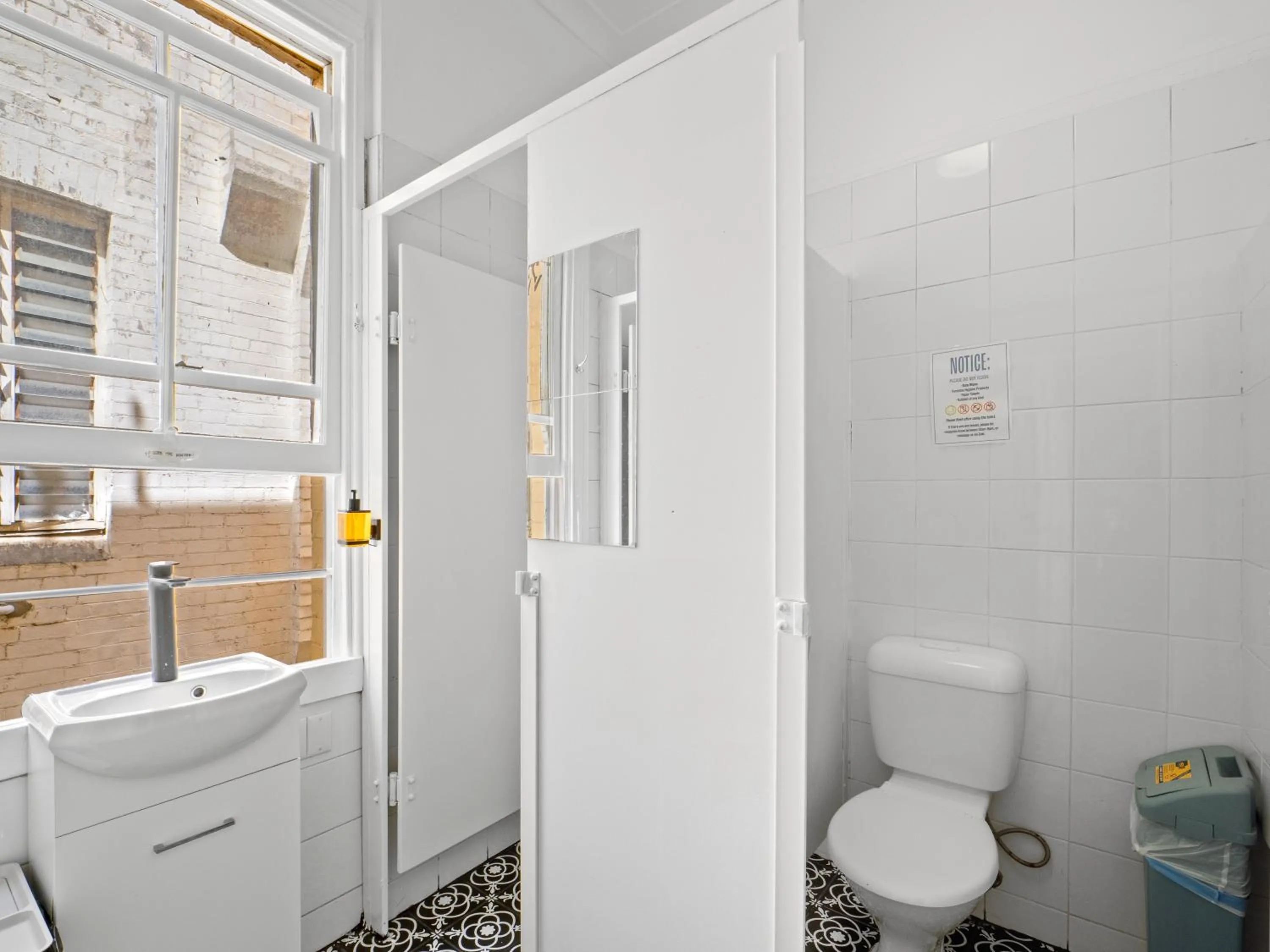 Bathroom in AZZURO POD HOTEL - Potts Point
