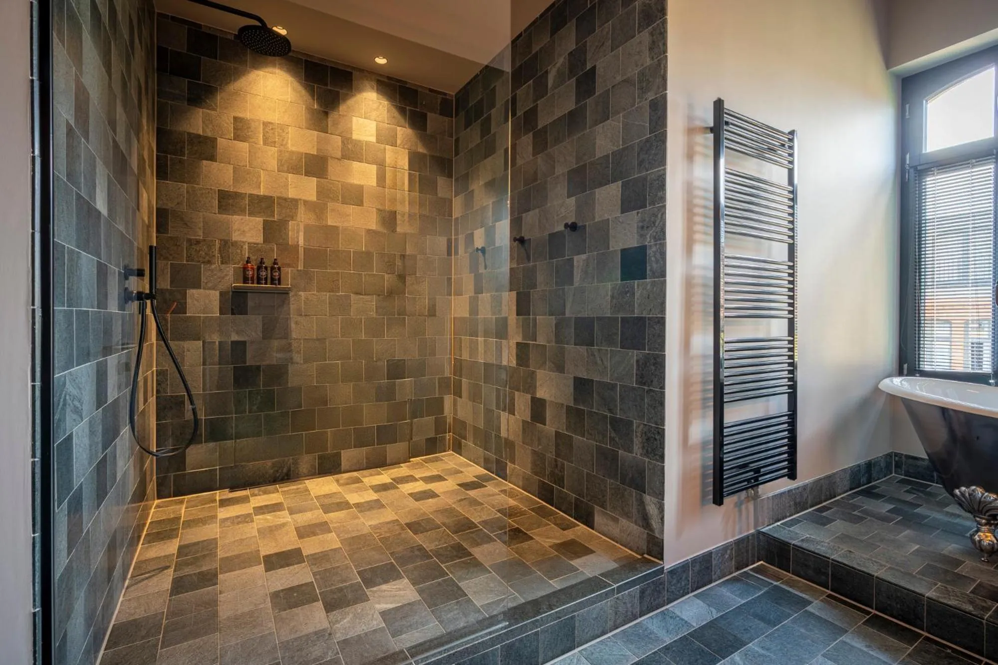 Shower in sly Berlin