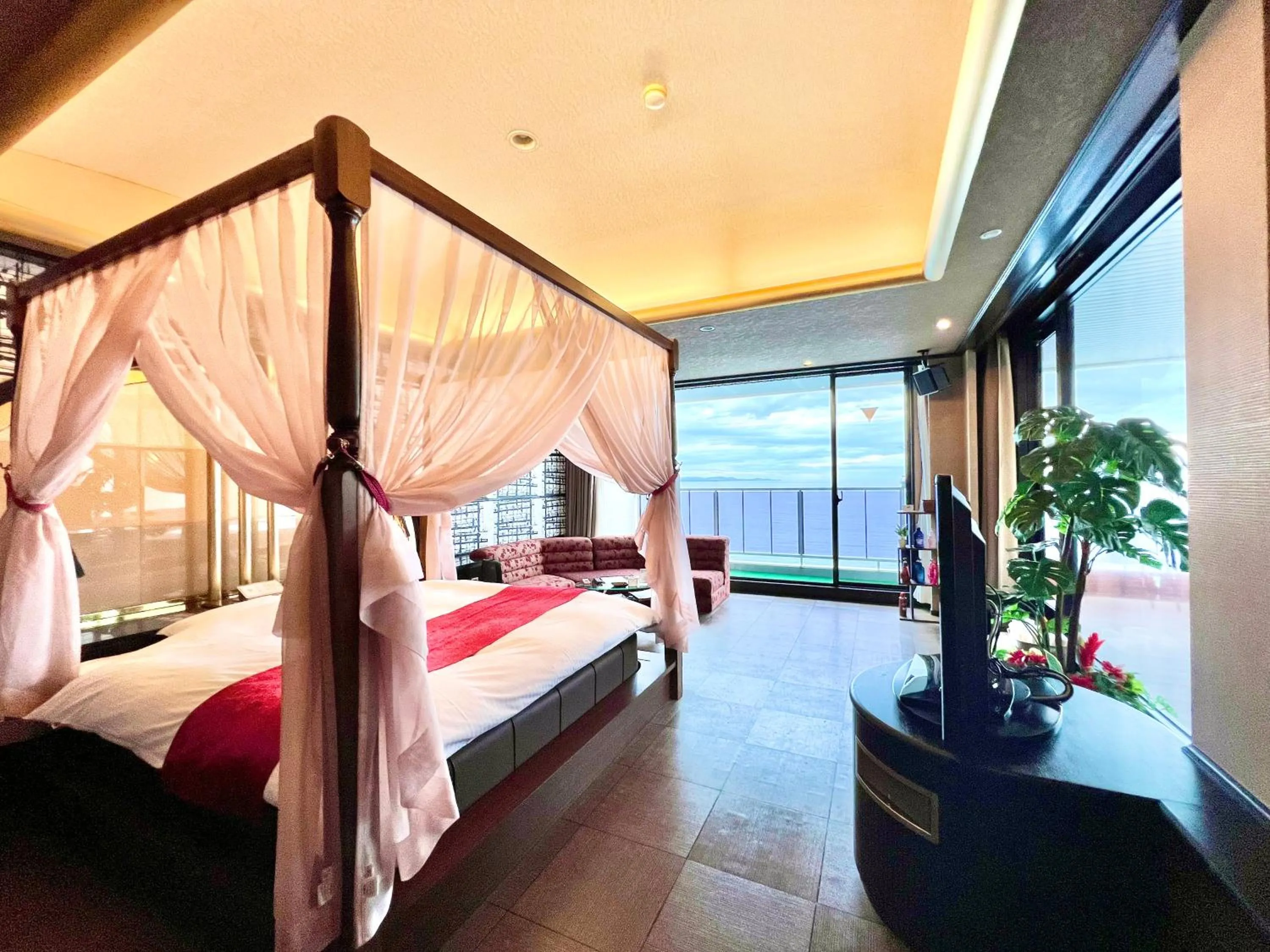 SKY Tower Sweet 4 Beppu, Resort Love Hotel