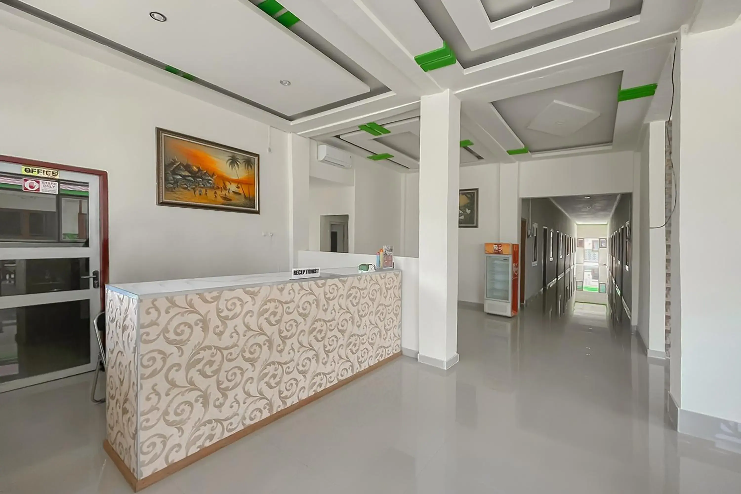 Property building in Urbanview Hotel Tirtamaya Jaya Indah Indramayu by RedDoorz Property building in Urbanview Hotel Tirtamaya Jaya Indah Indramayu by RedDoorz