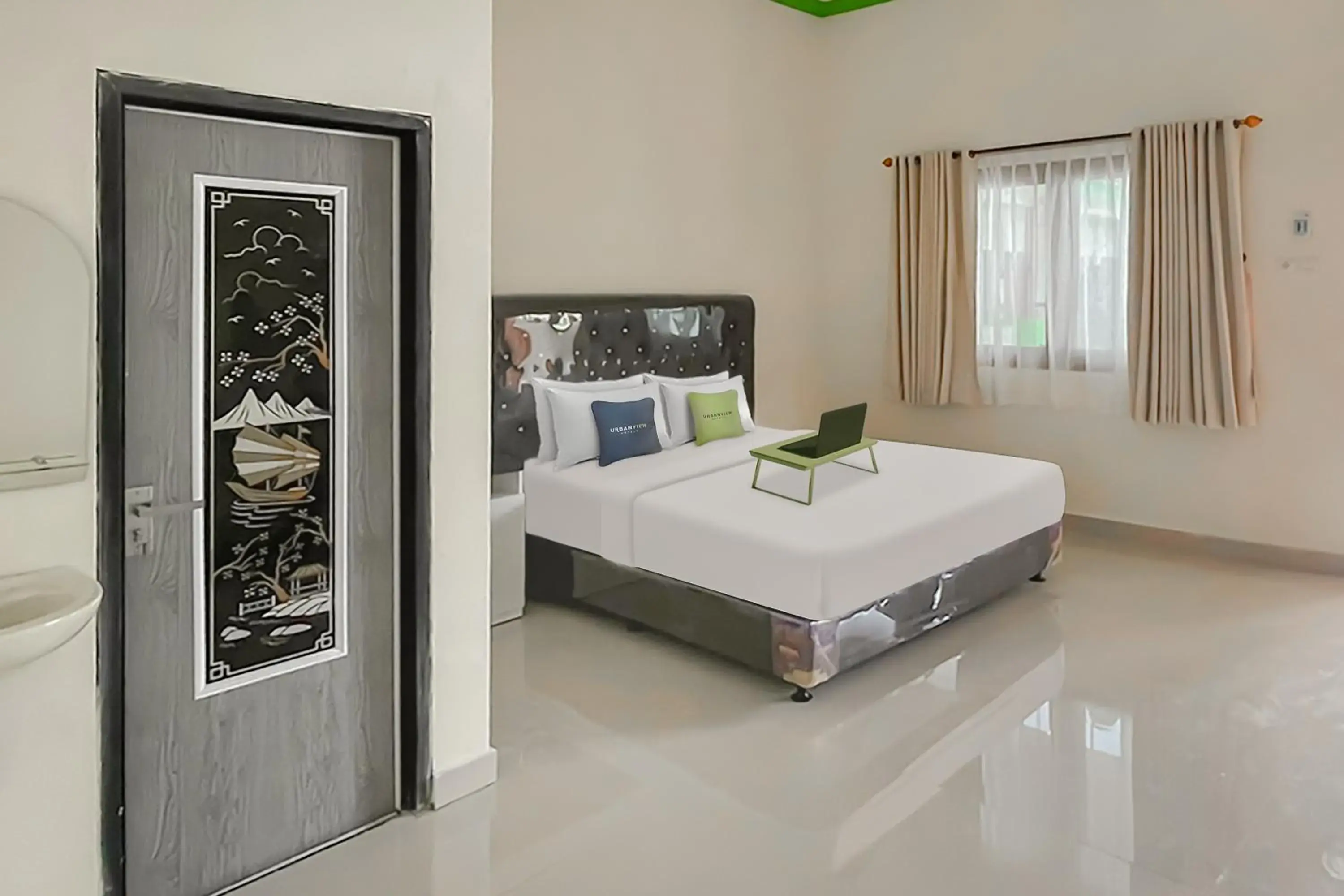 Bedroom, Bed in Urbanview Hotel Tirtamaya Jaya Indah Indramayu by RedDoorz Bedroom, Bed in Urbanview Hotel Tirtamaya Jaya Indah Indramayu by RedDoorz