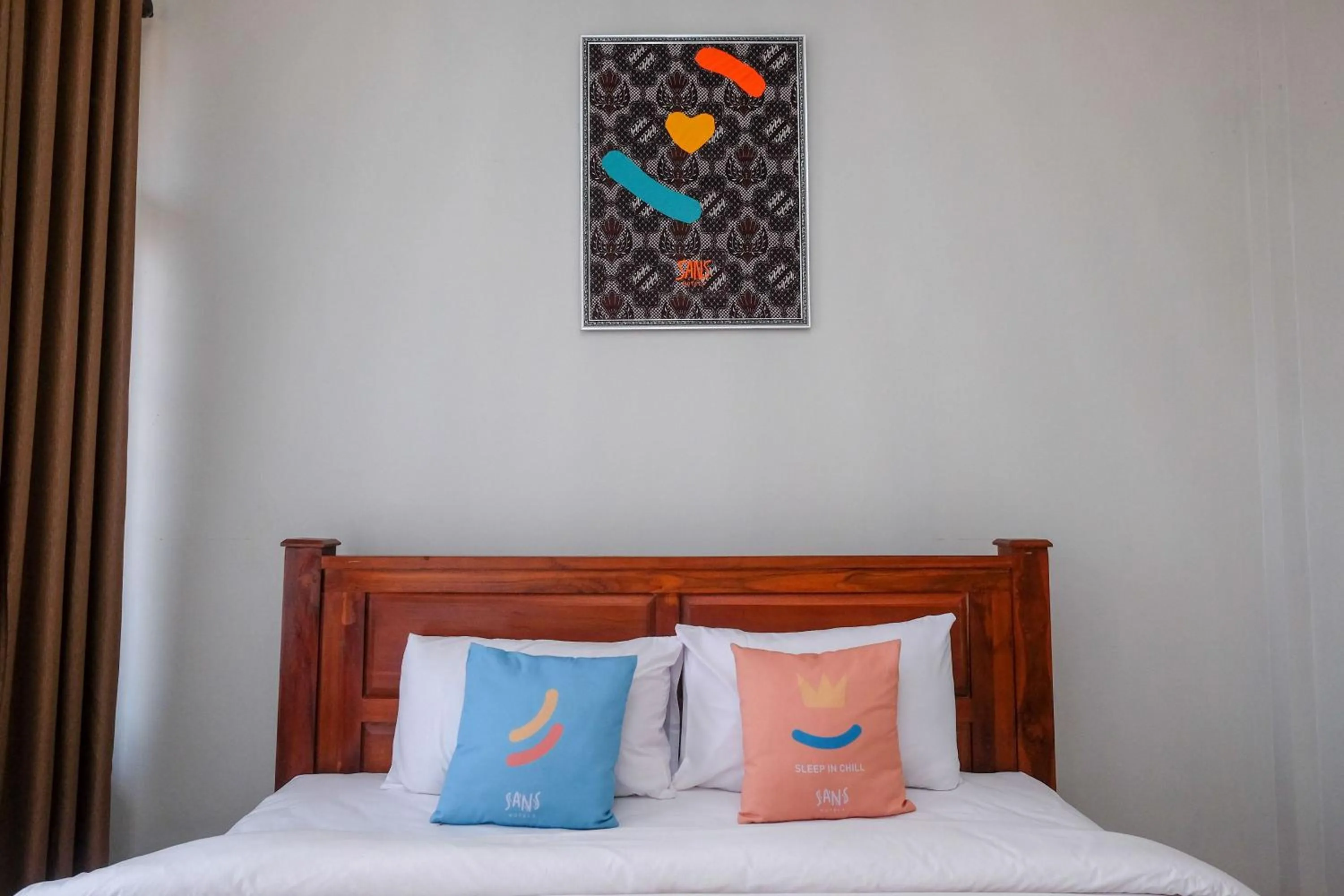 Bedroom, Bed in Sans Hotel Kumbang Yogyakarta by RedDoorz