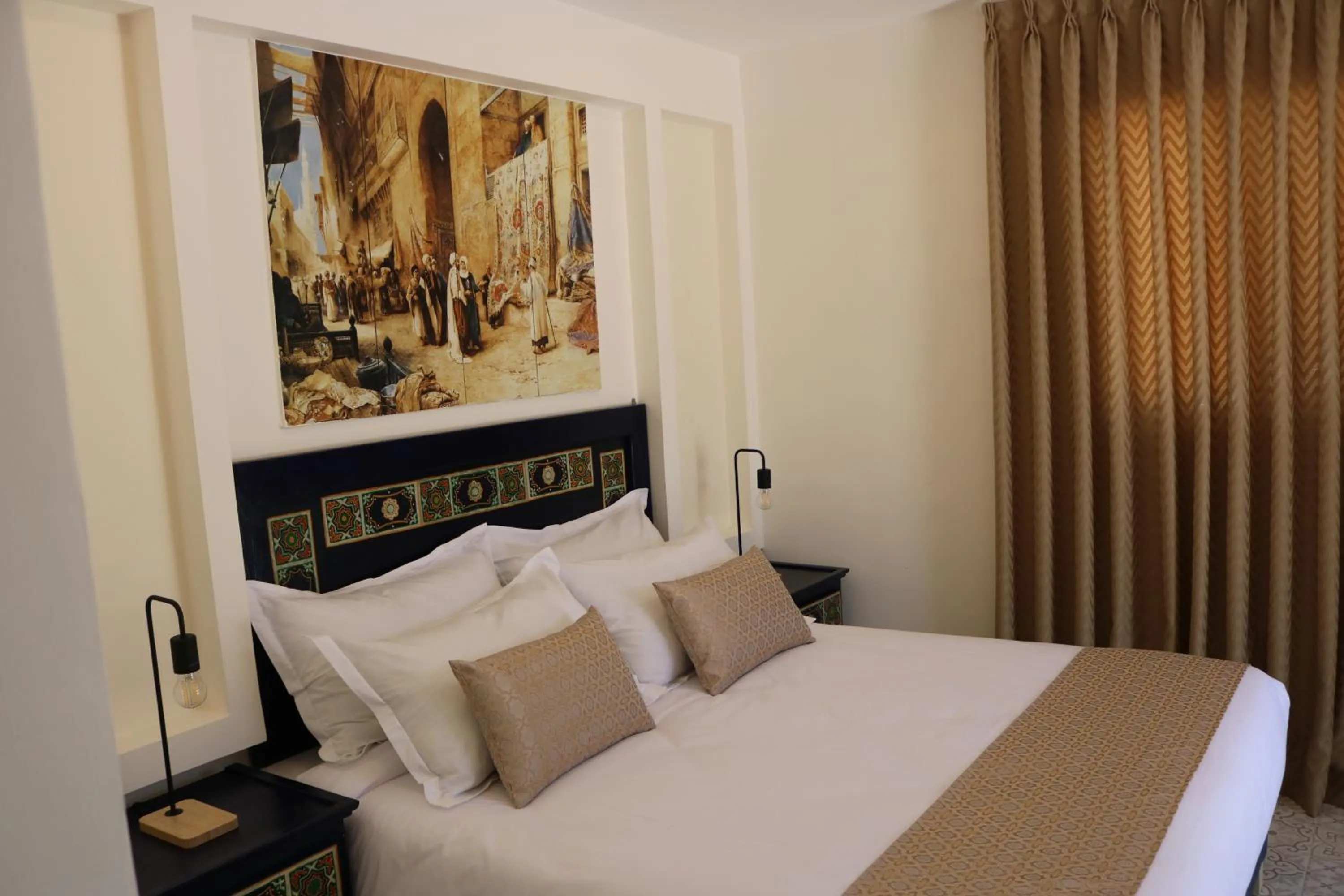 Bedroom, Bed in Gallery Hotel