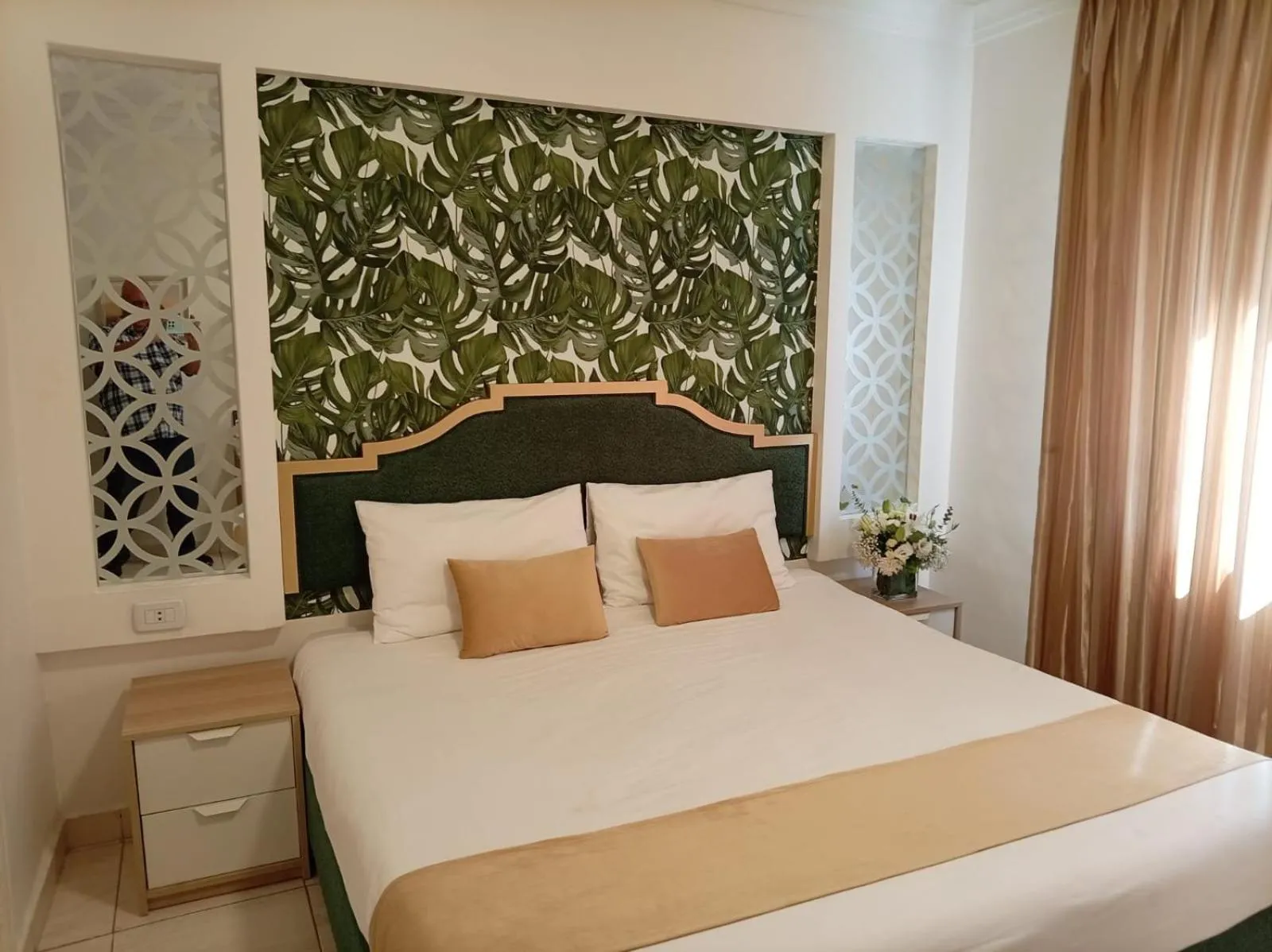 Bedroom, Bed in Gallery Hotel