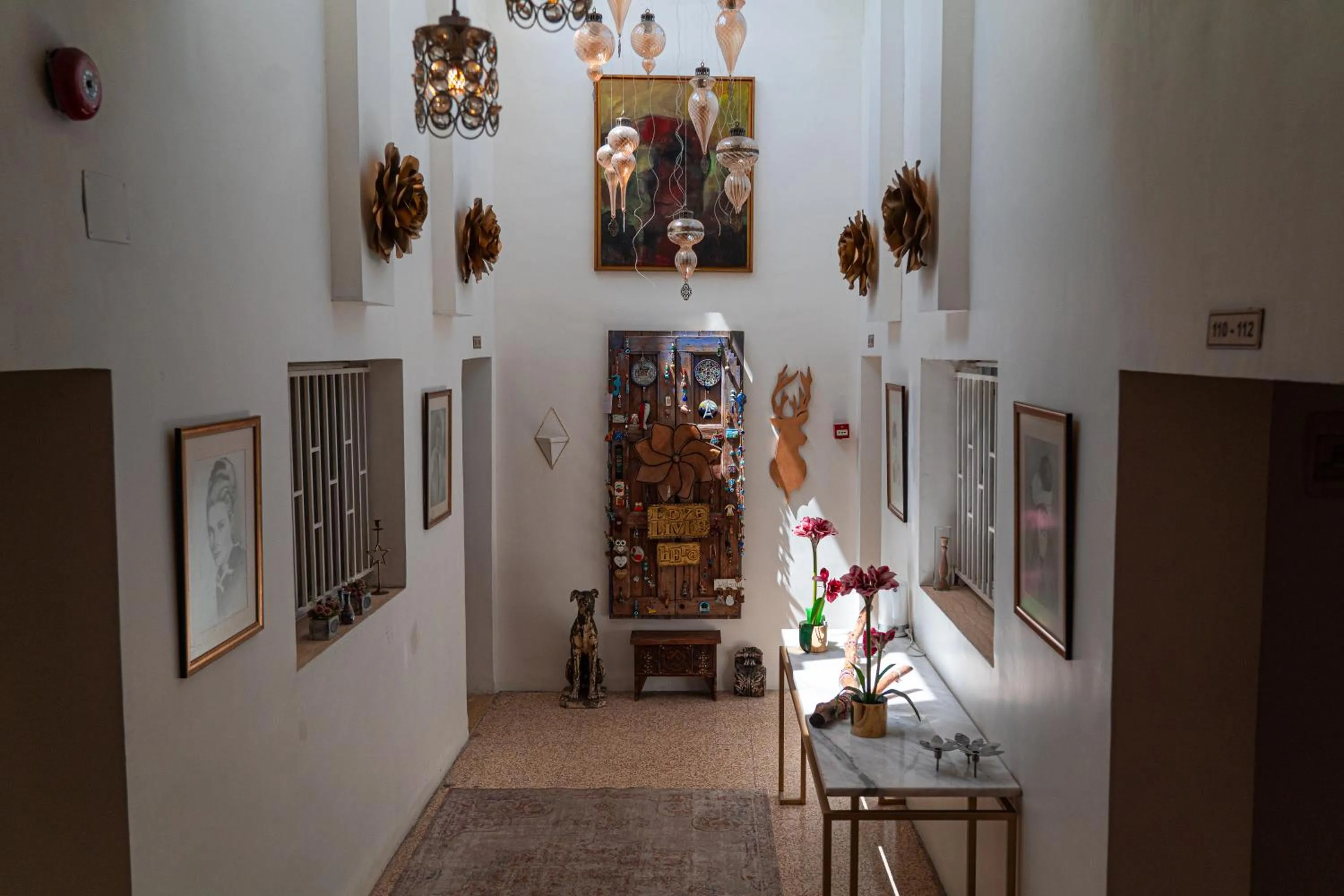 Facade/entrance in Gallery Hotel