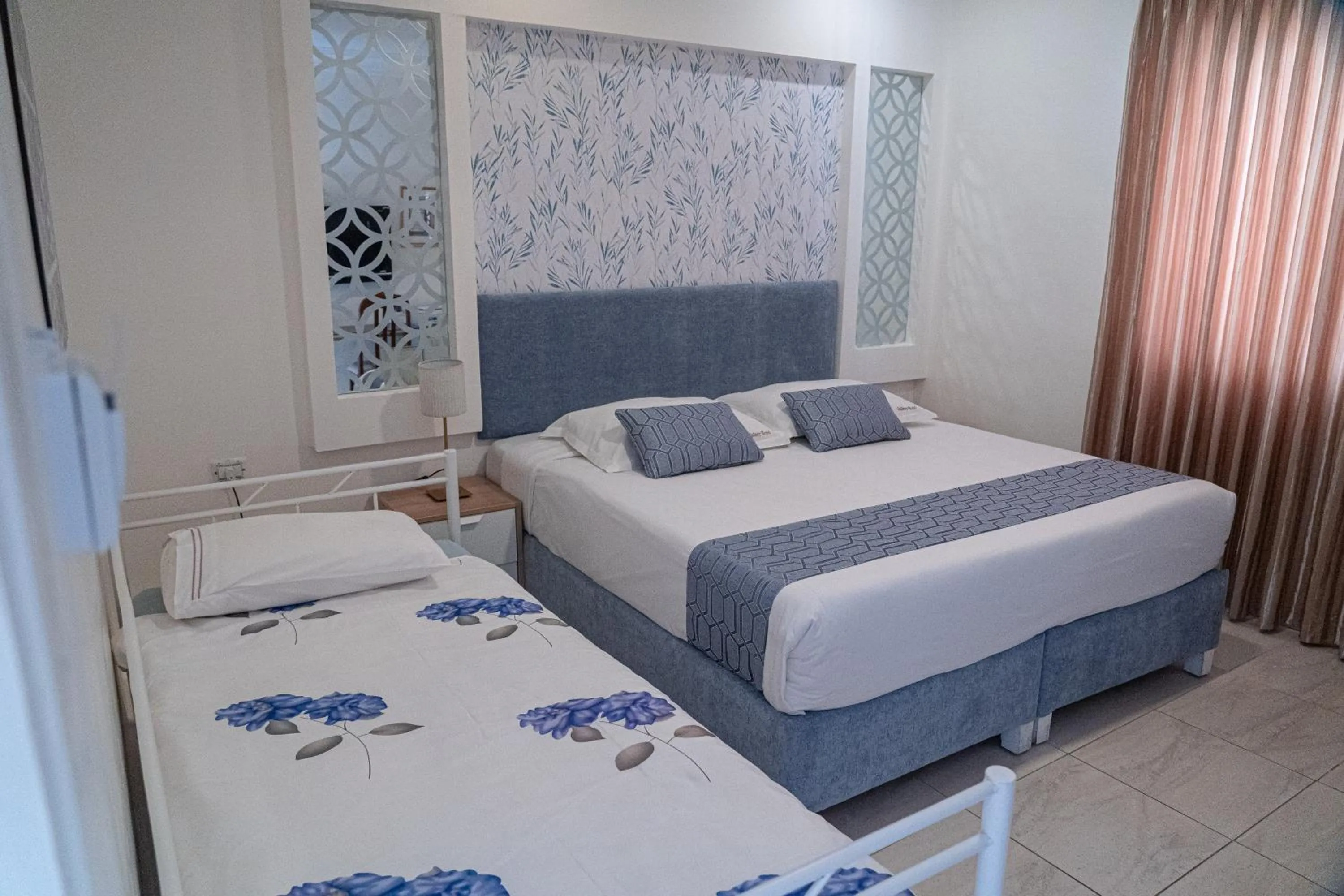 Bedroom, Bed in Gallery Hotel