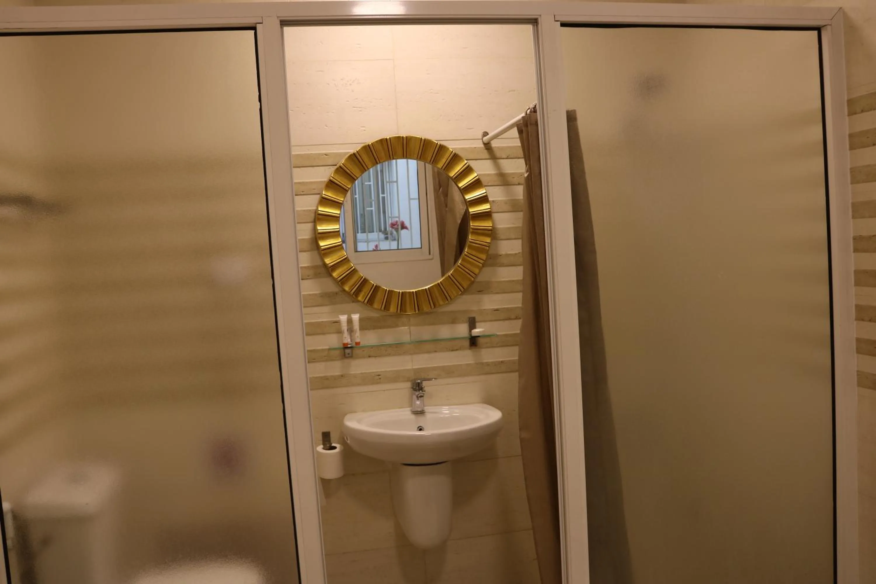 Bathroom in Gallery Hotel