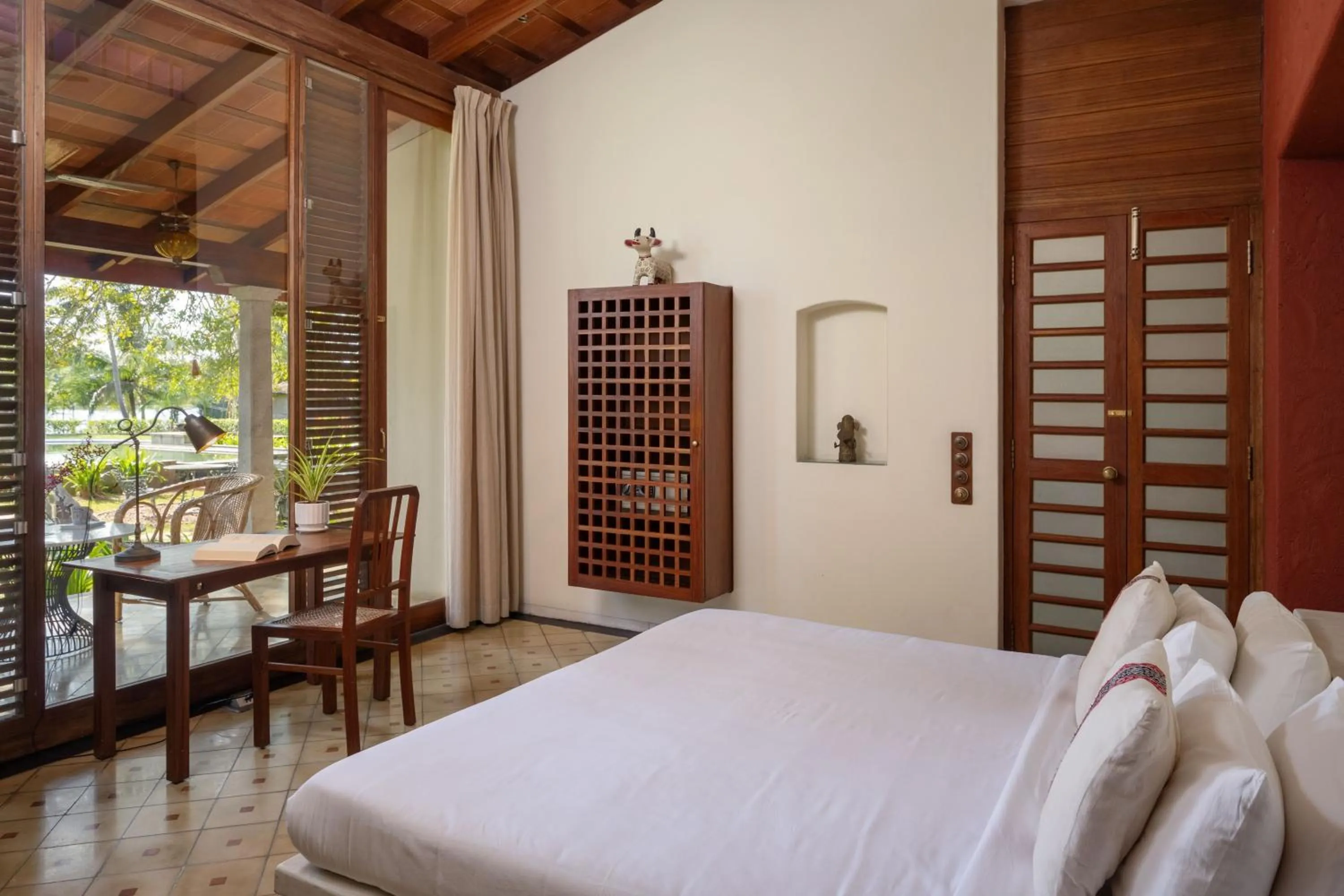 Bed in Baymaas LakeHouse