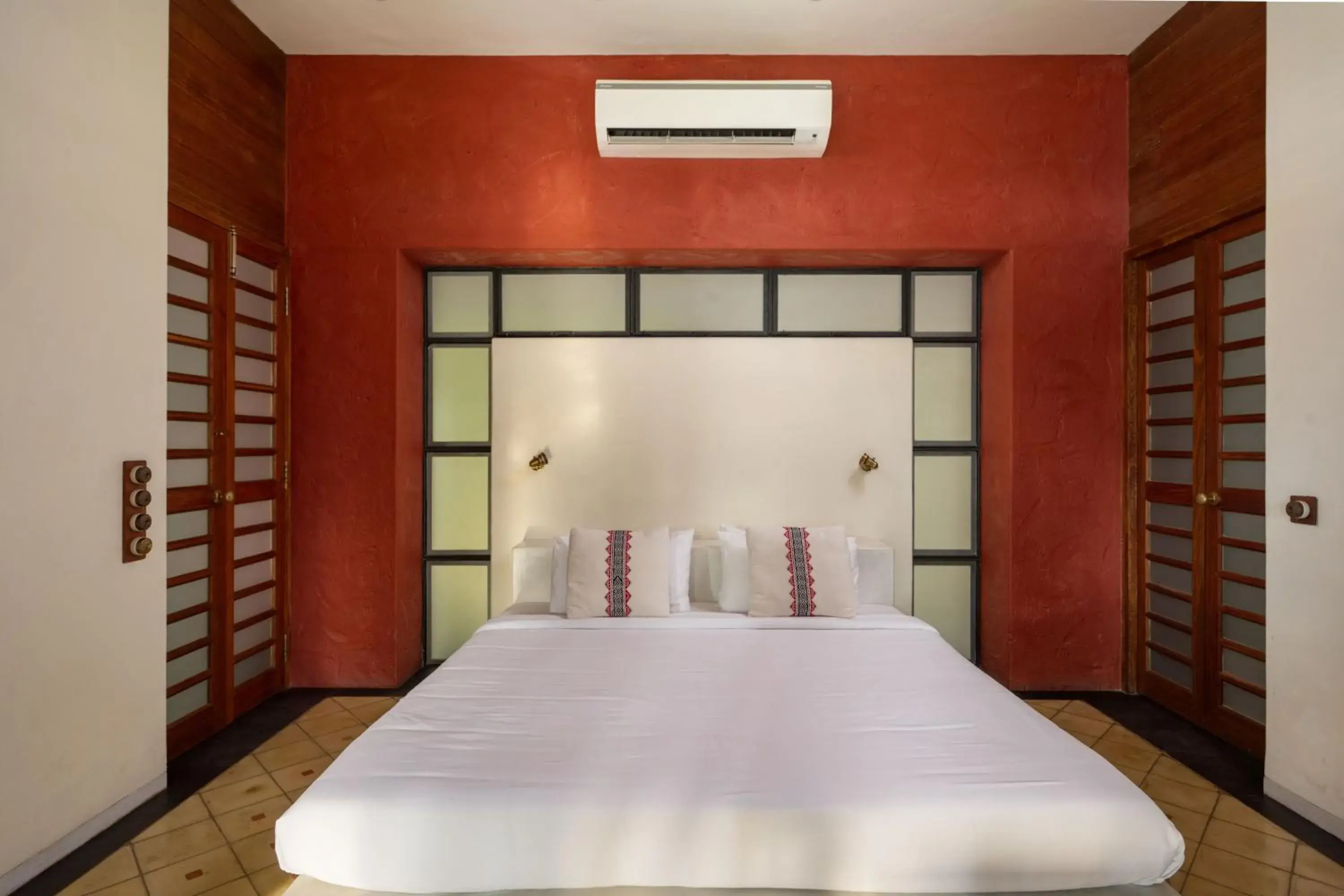 Bed in Baymaas Lake House Bed in Baymaas Lake House