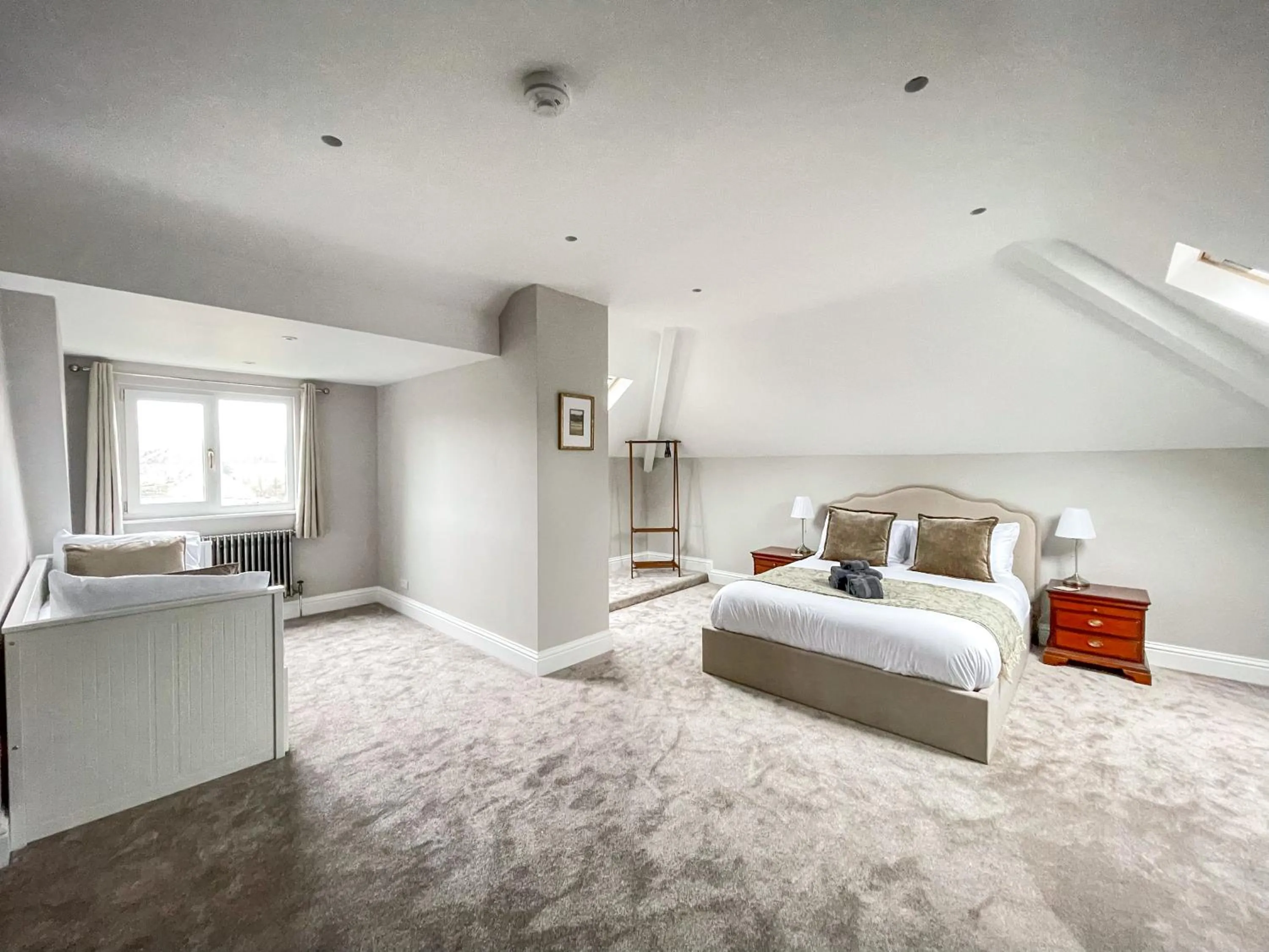 Luxury Private Apartments - Close to Town Centre