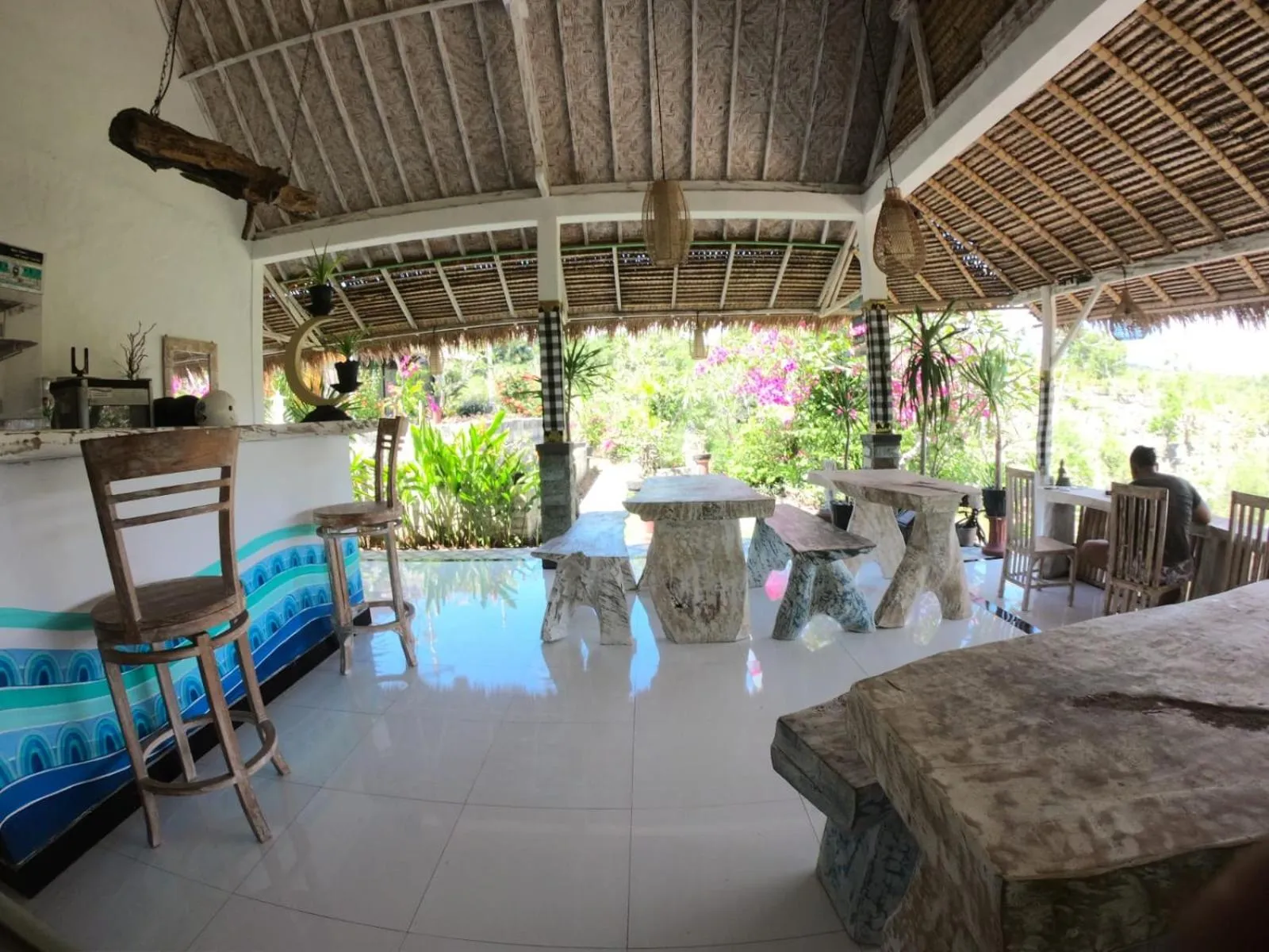 Restaurant/places to eat in Penida Hills