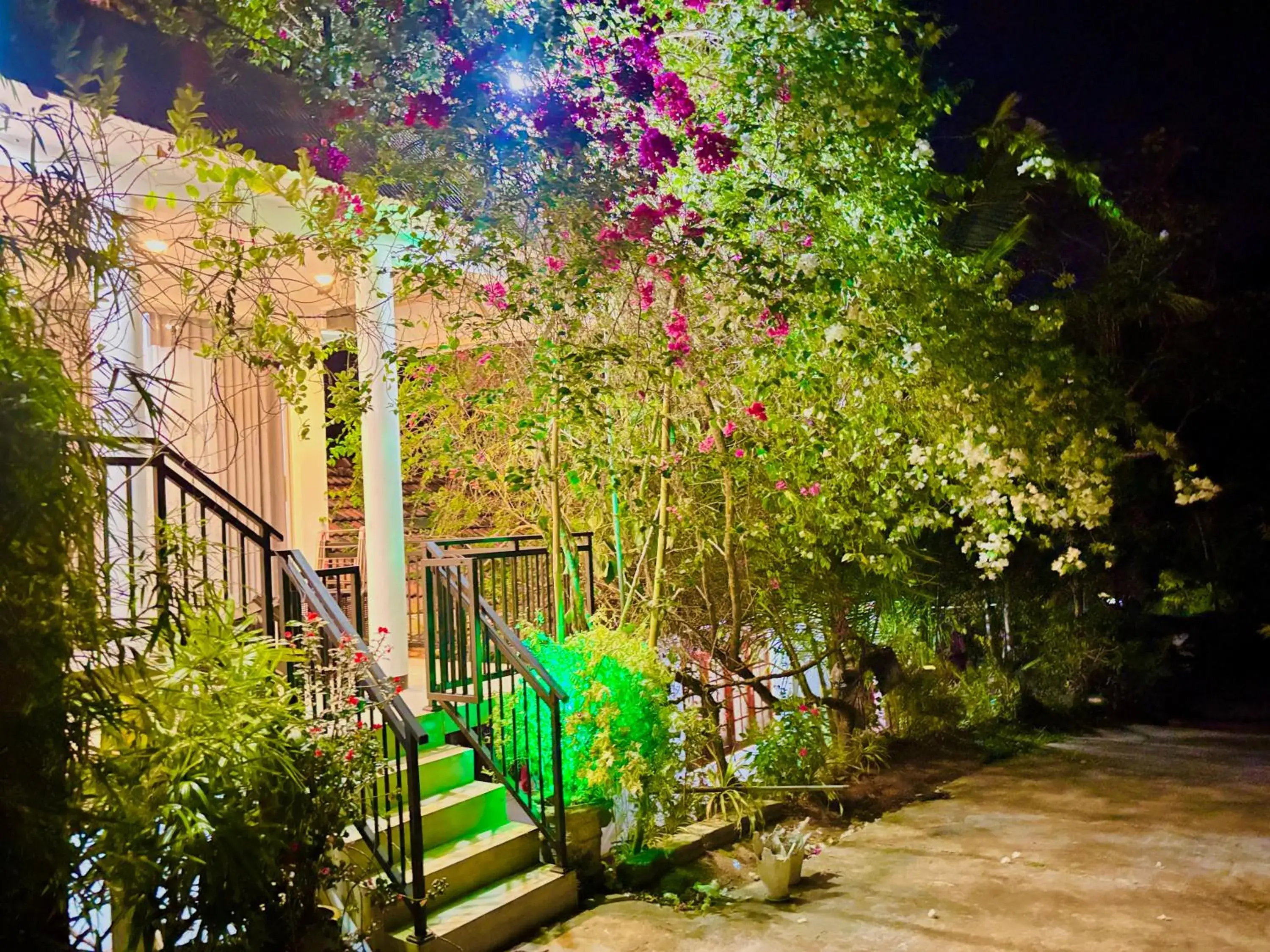 Flower Shade Villa Flower Shade Villa