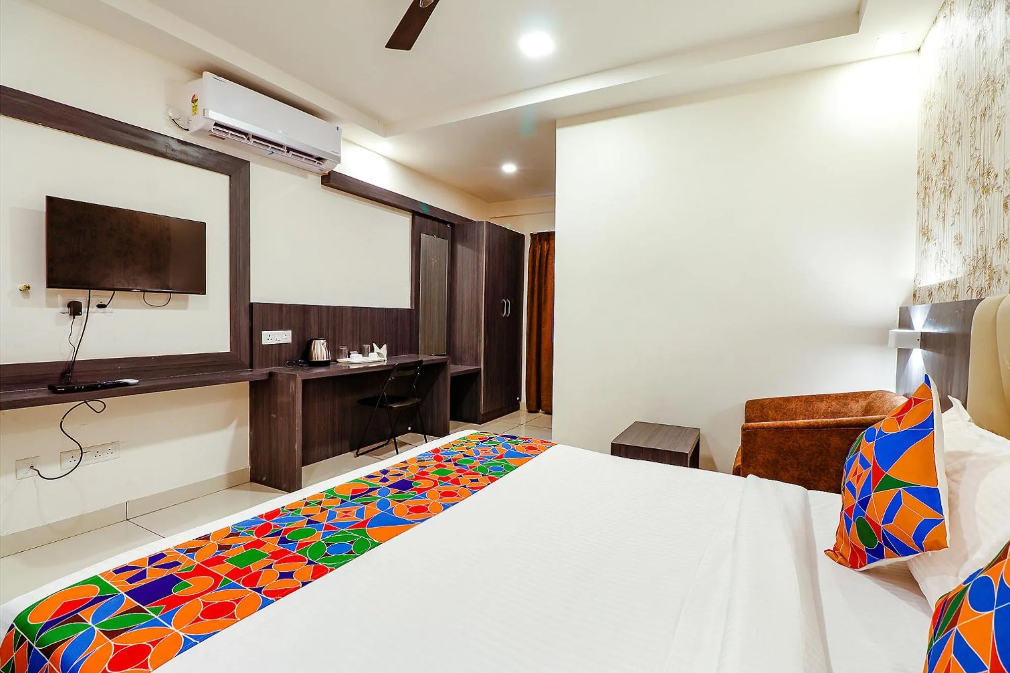 Bed in FabHotel Rotano Grand - Nr Marathahalli Bridge