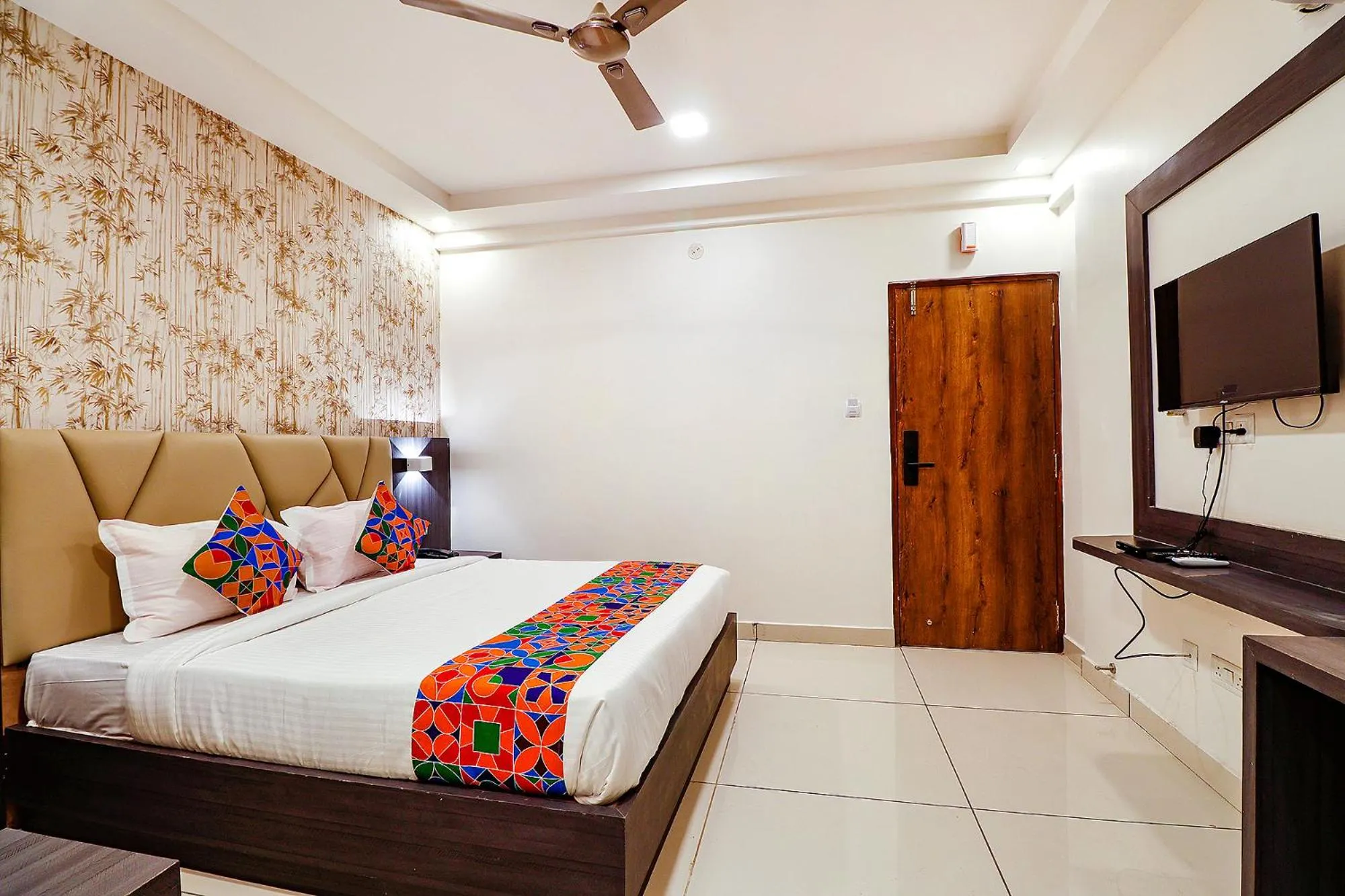 TV and multimedia, Bed in FabHotel Rotano Grand - Nr Marathahalli Bridge