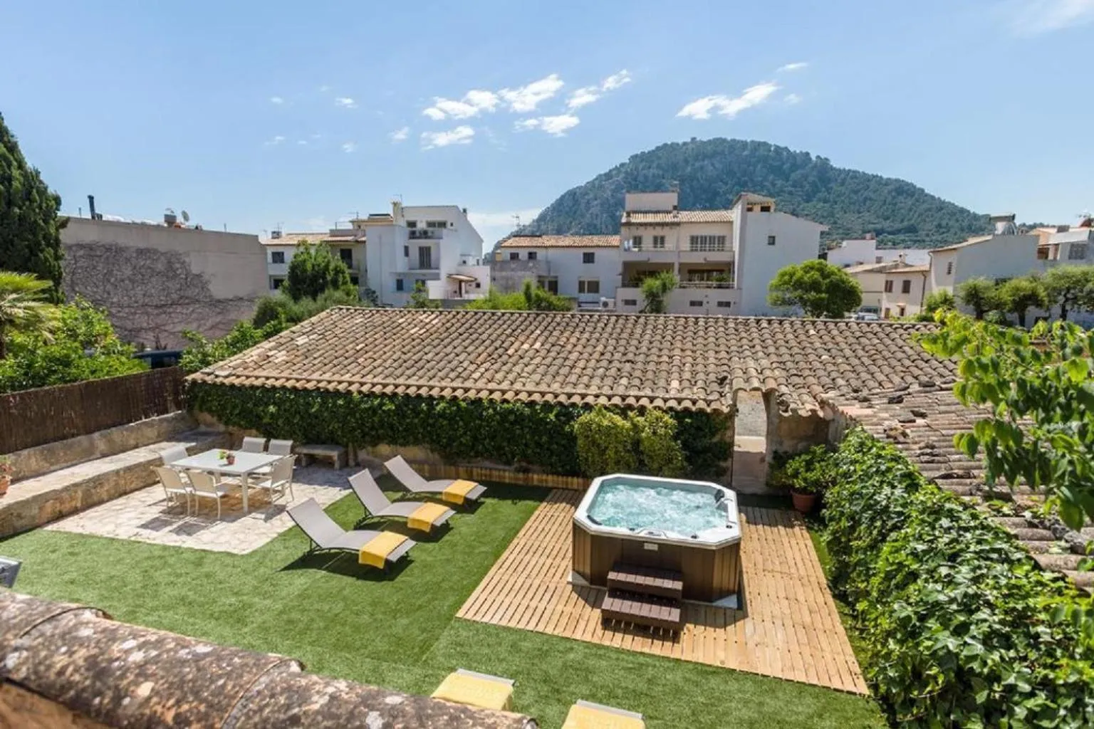 Garden view in Garroverar