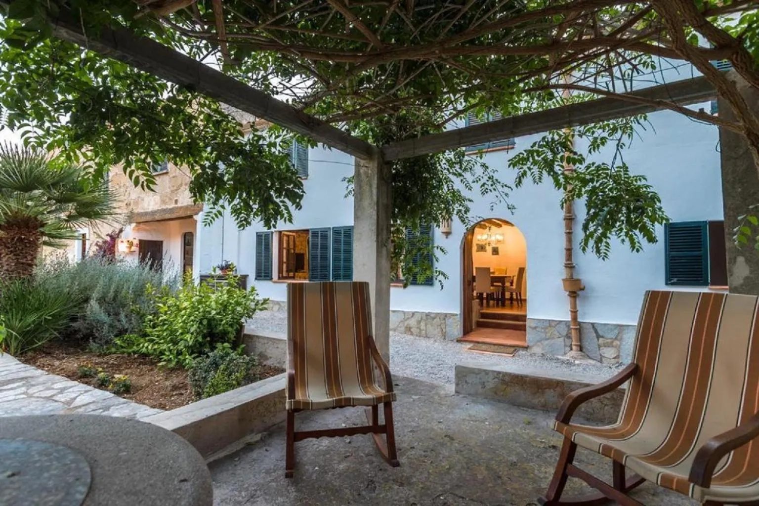 Patio in Garroverar