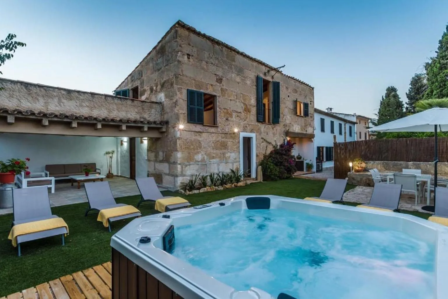 Hot Tub in Garroverar