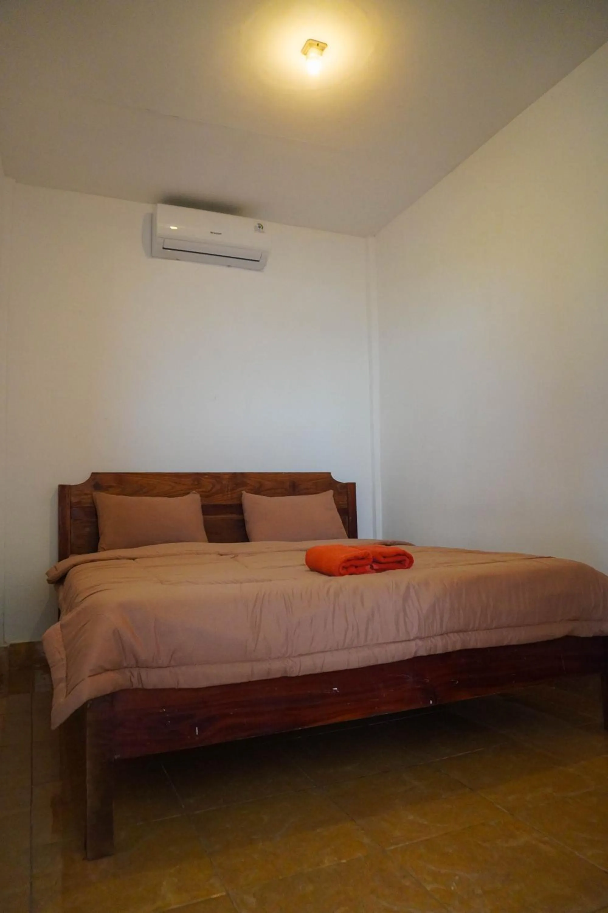 Bed in Indonesia Backpacker Hostels