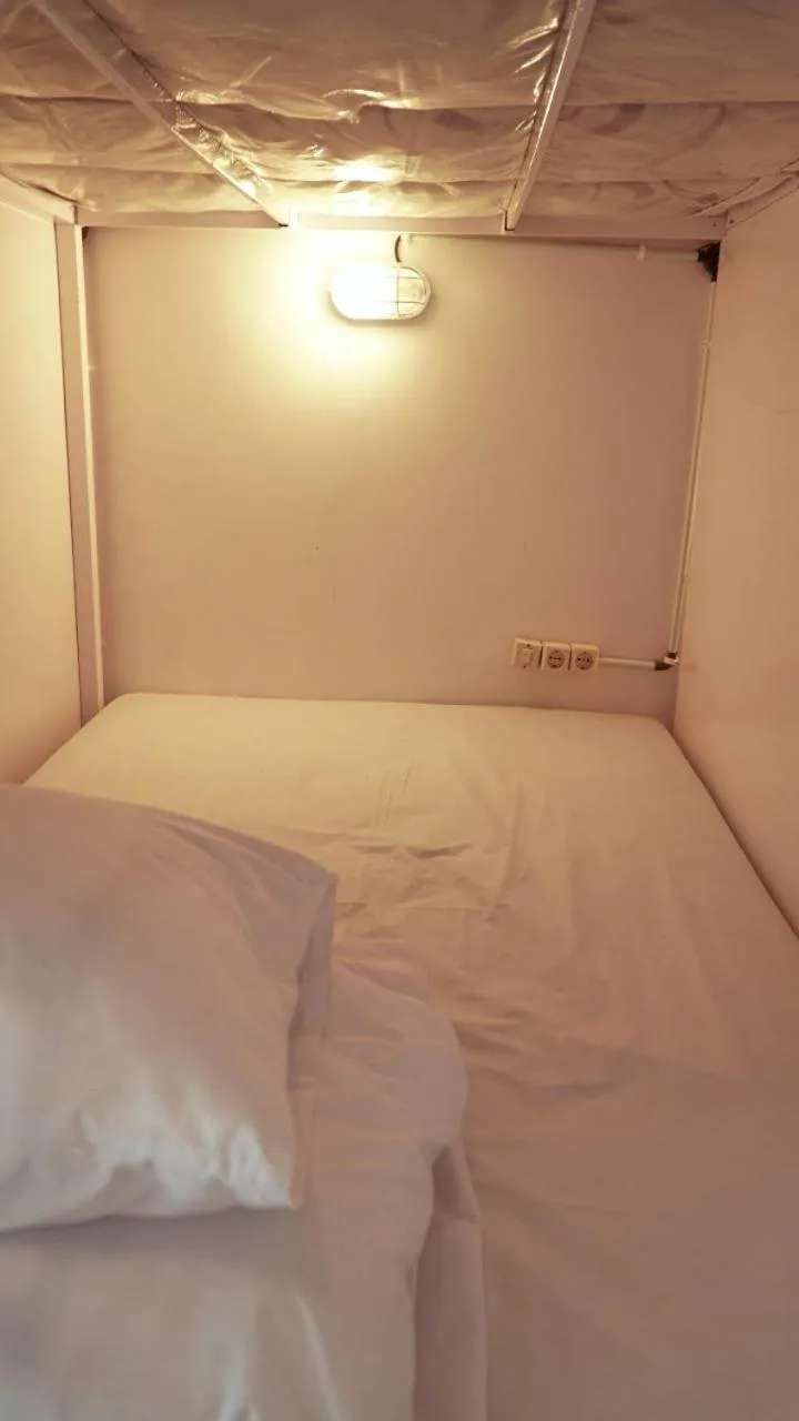 Bed in Indonesia Backpacker Hostels