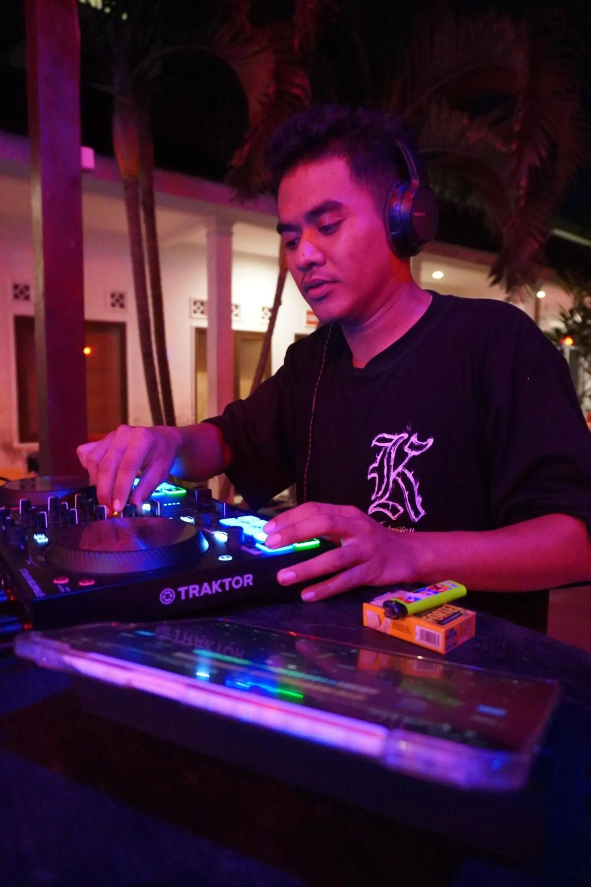 Nightclub / DJ in Indonesia Backpacker Hostels