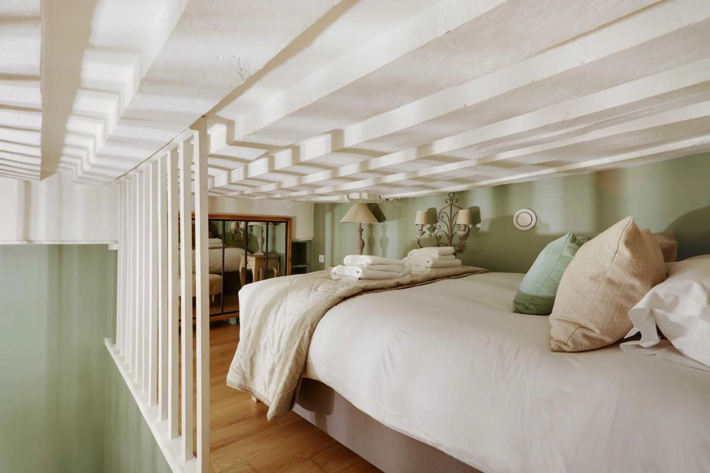 Bedroom, Bed in Charming apartment - 2BR-6P - Rue mouffertard