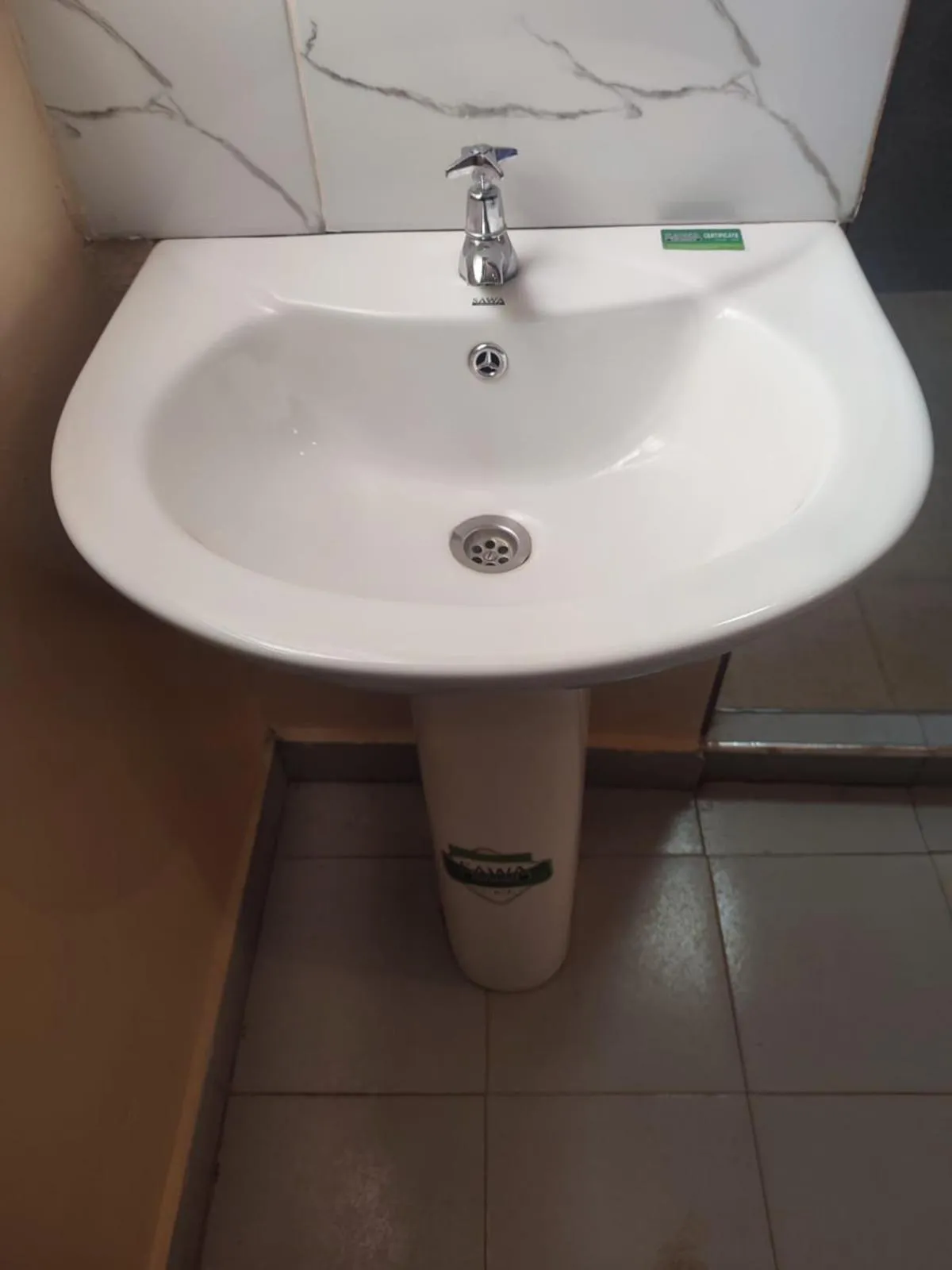 Bathroom in Gardens Executive Suites