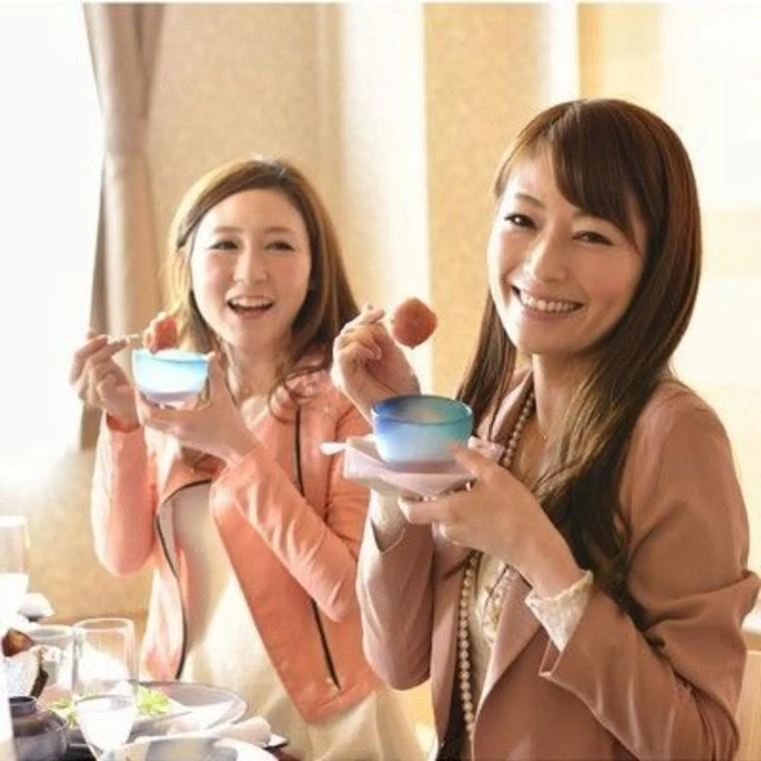 People in Hotel Seiryu Japanese Spa inn with spectacular view in Osaka