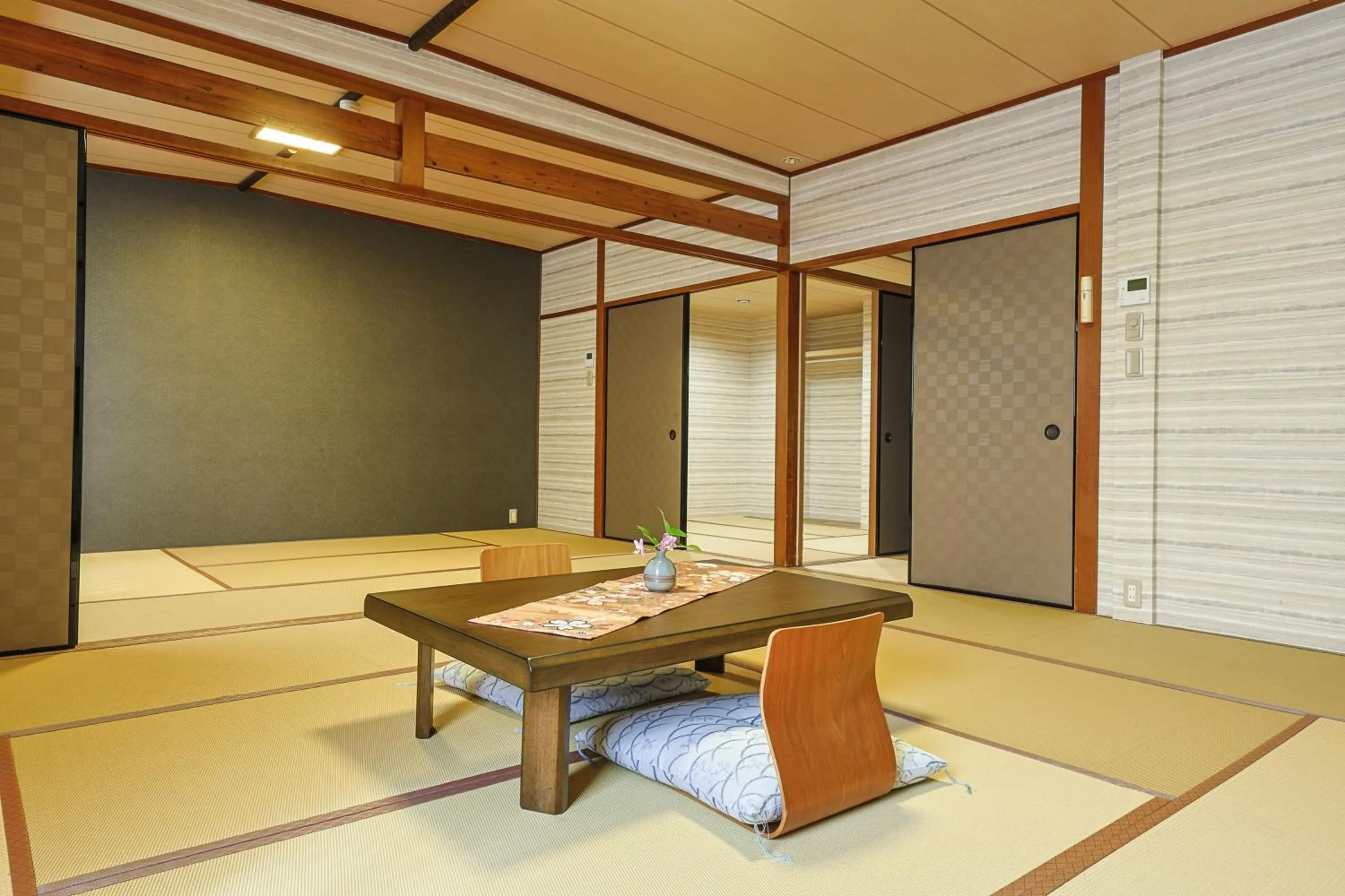 Living room in Hotel Seiryu Japanese Spa inn with spectacular view in Osaka