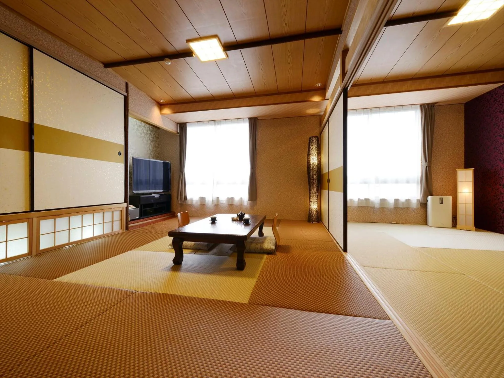 Photo of the whole room in Hotel Seiryu Japanese Spa inn with spectacular view in Osaka