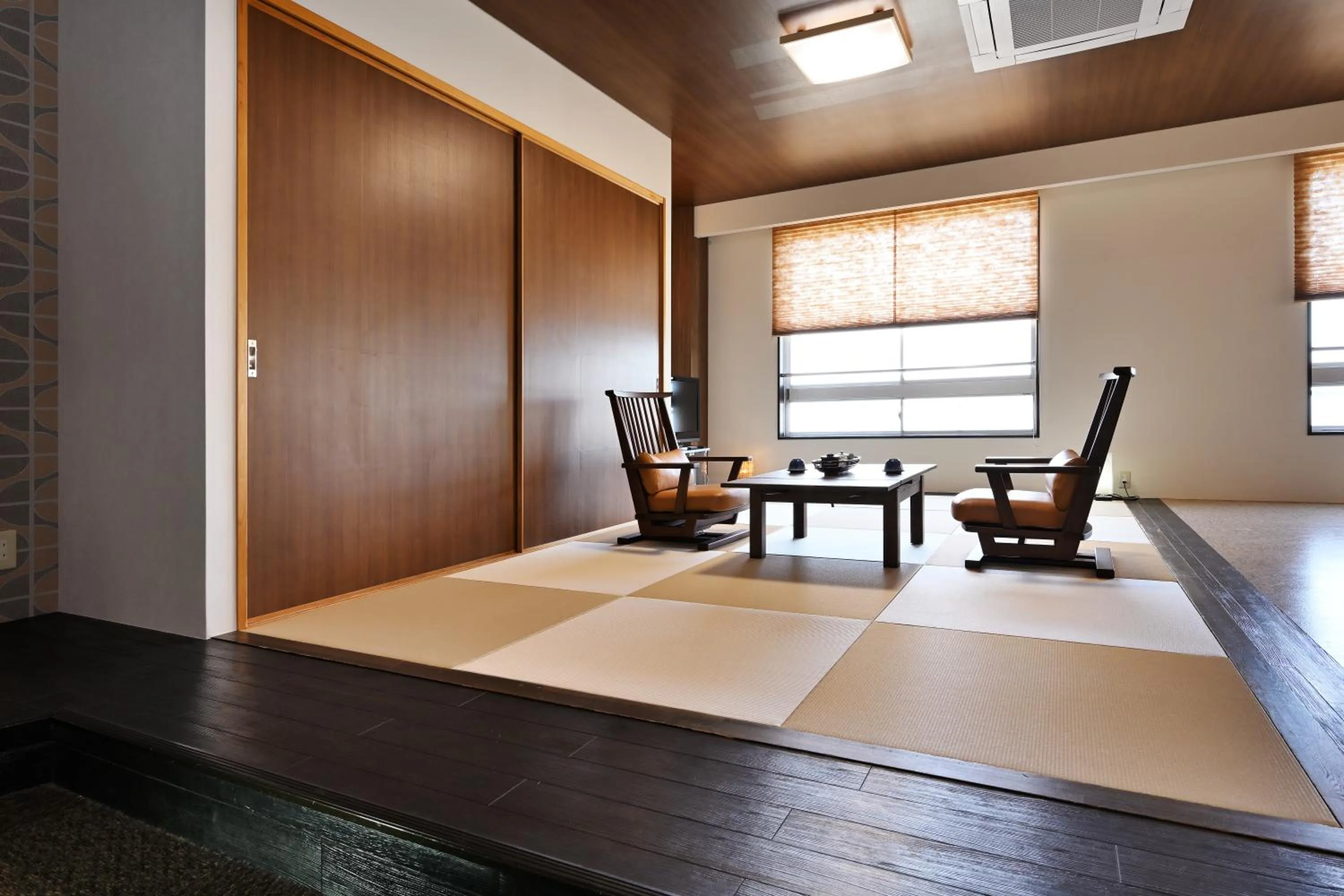 Photo of the whole room in Hotel Seiryu Japanese Spa inn with spectacular view in Osaka