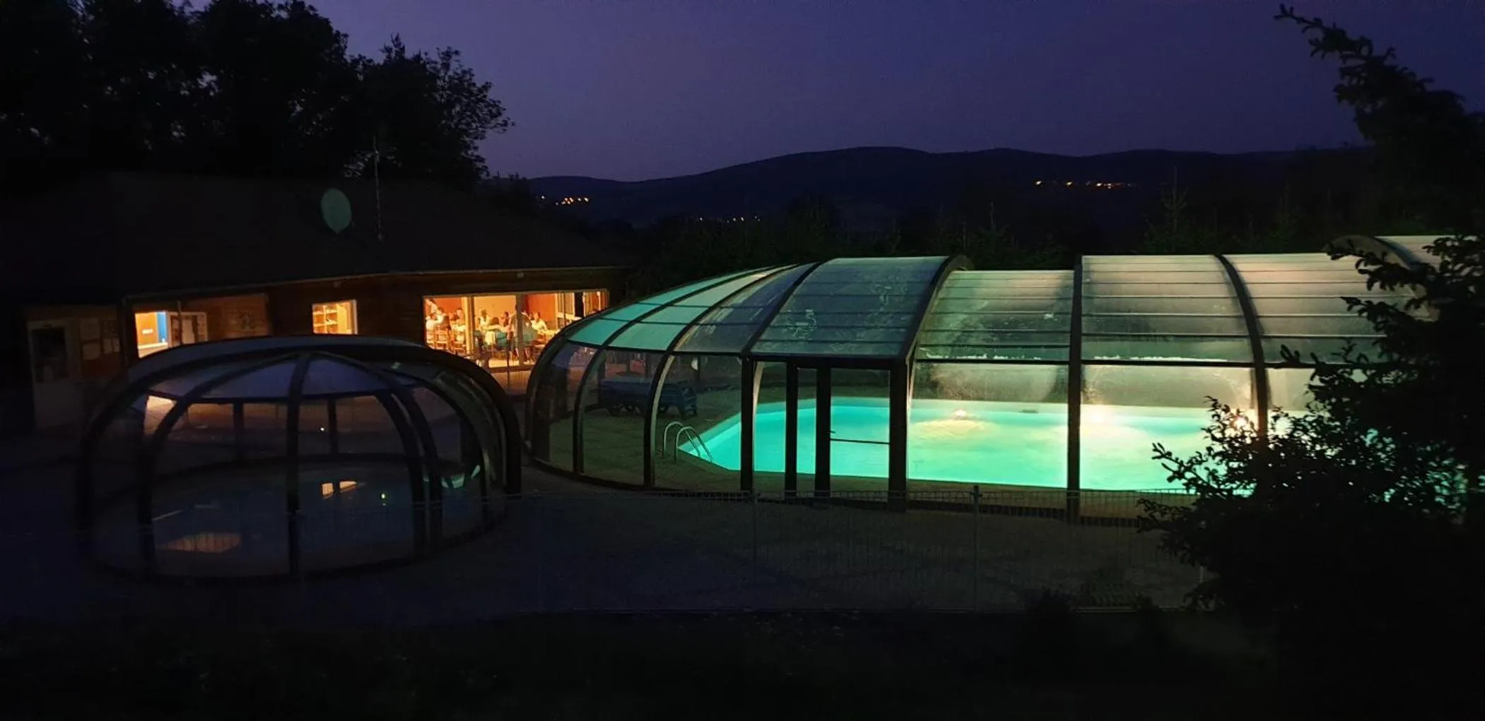 Night in Les Chalets de la MARGERIDE