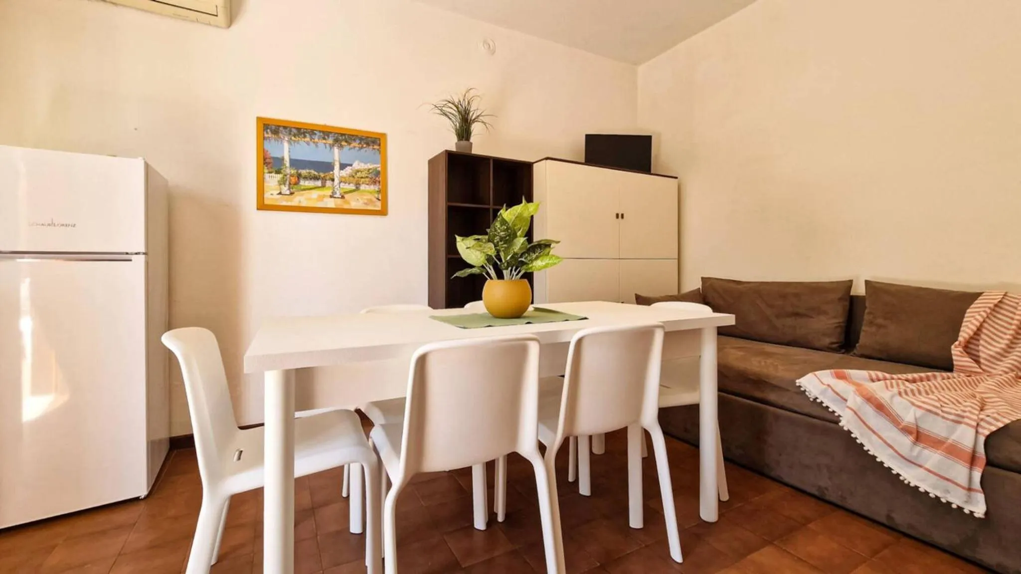 Decorative detail in Bright flat in residence with pool - Beahost