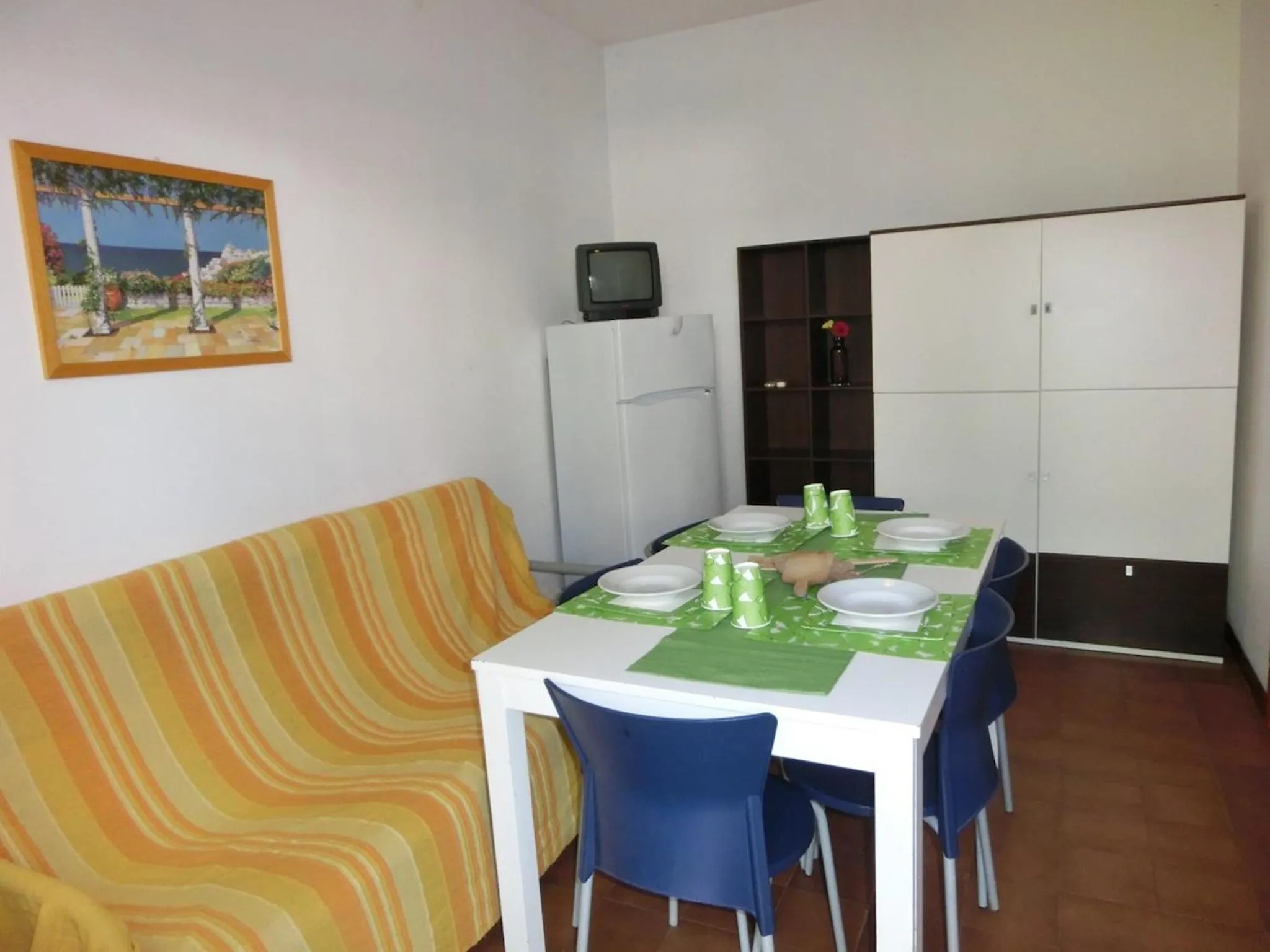 Restaurant/places to eat in Bright flat in residence with pool - Beahost