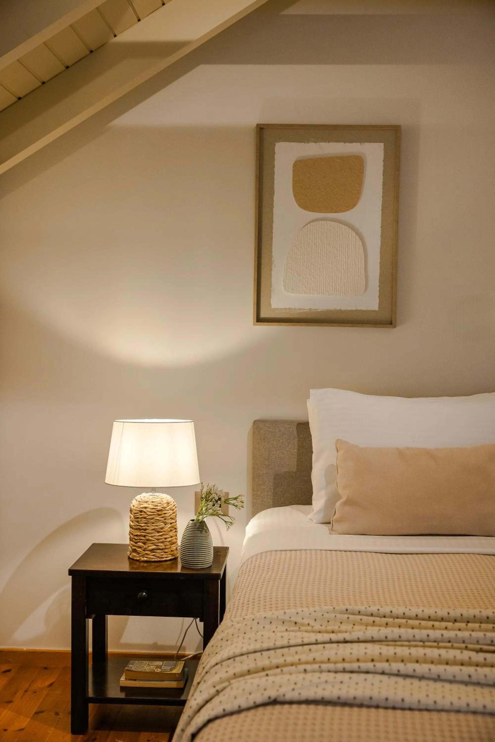 Bed in Theros Retreat