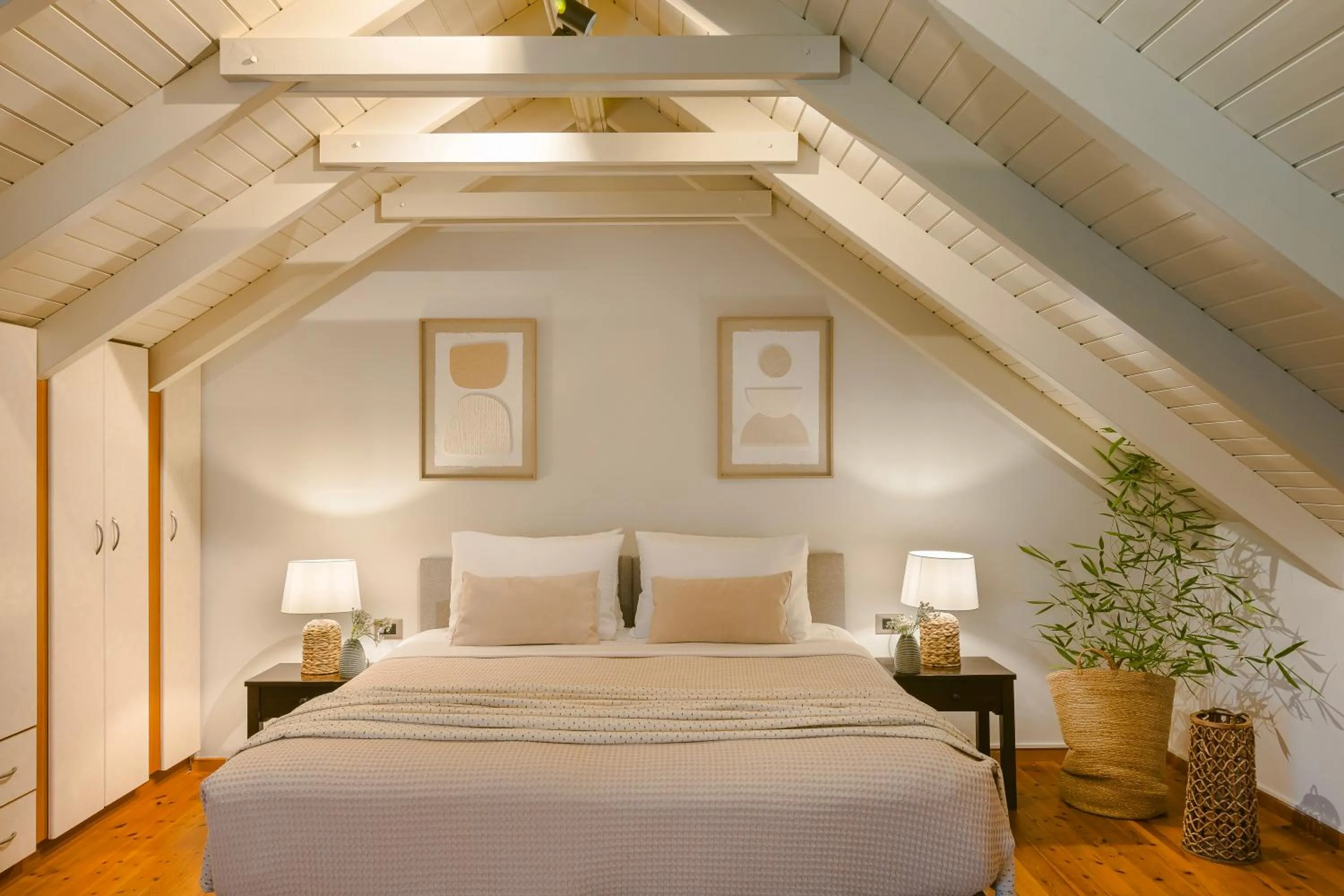 Bed in Theros Retreat