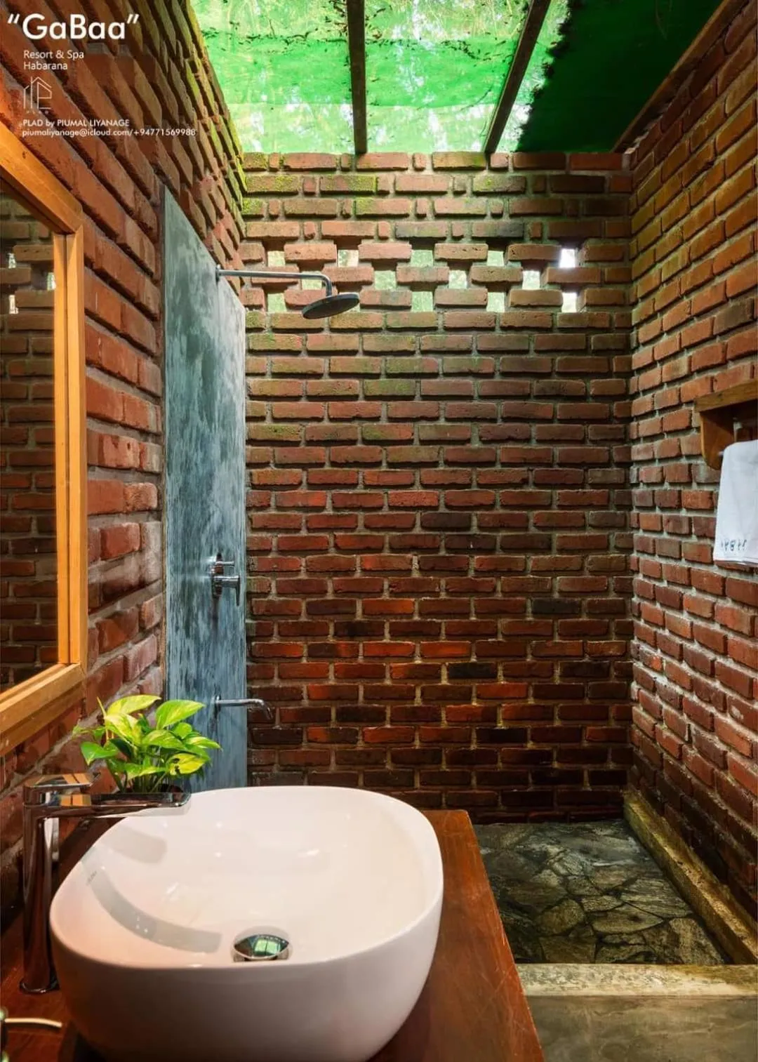 Shower in Gabaa Resort & Spa - Habarana