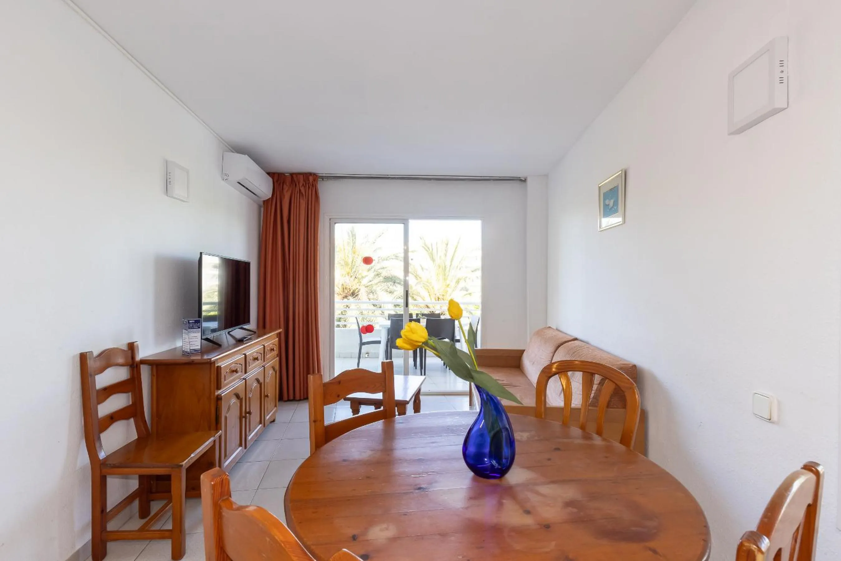 TV and multimedia in Rentalmar Royal