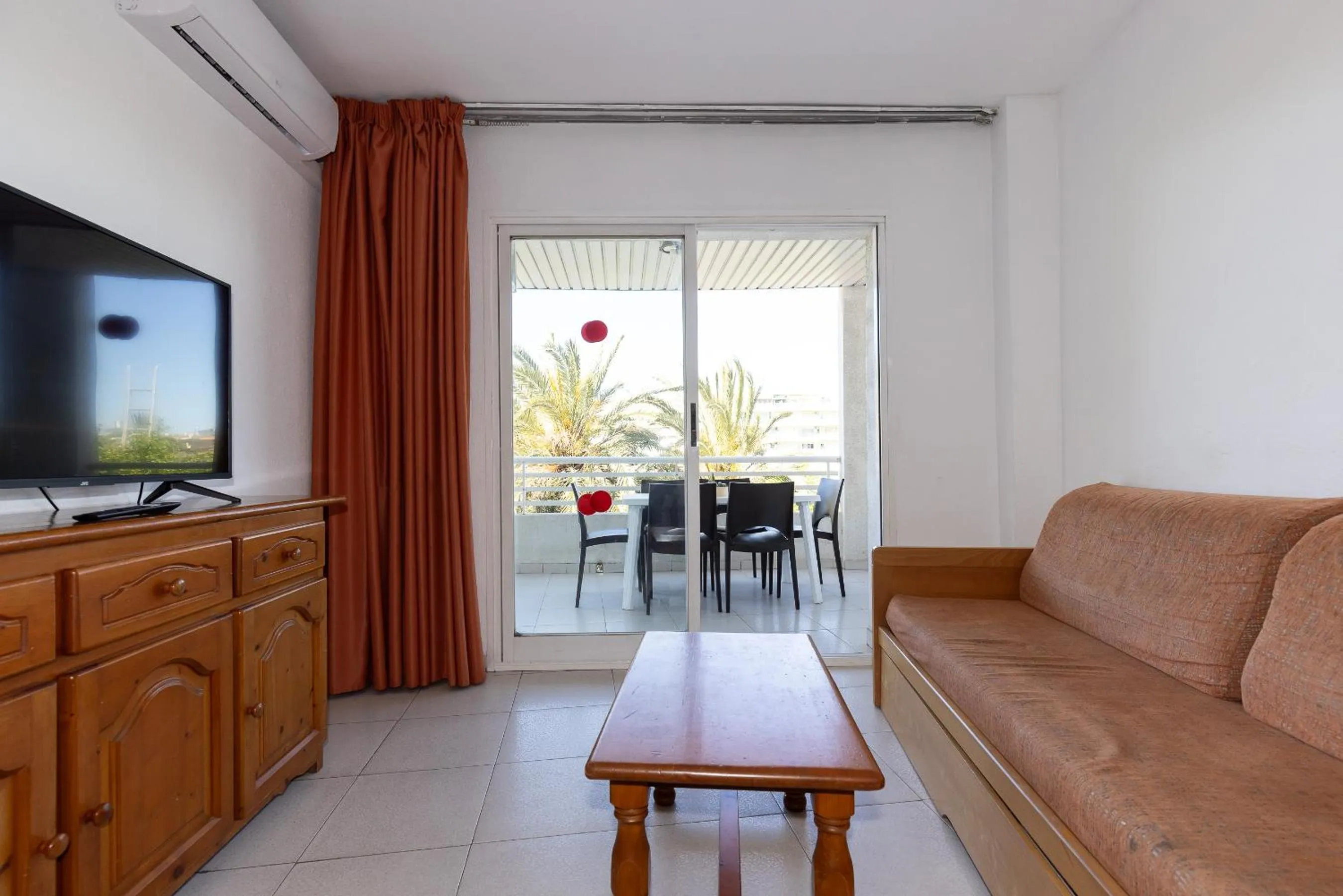 TV and multimedia in Rentalmar Royal