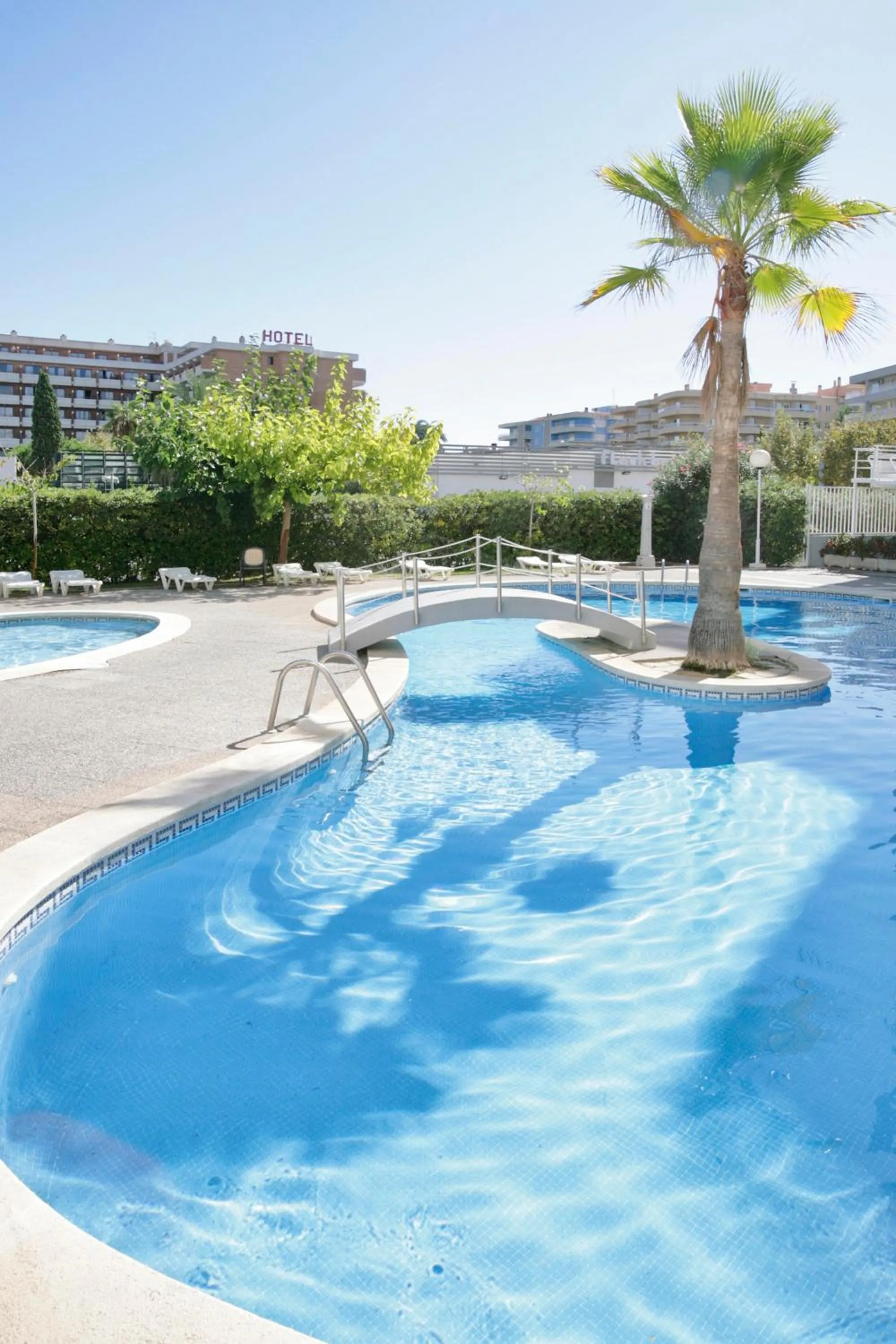 Swimming pool in Rentalmar Royal