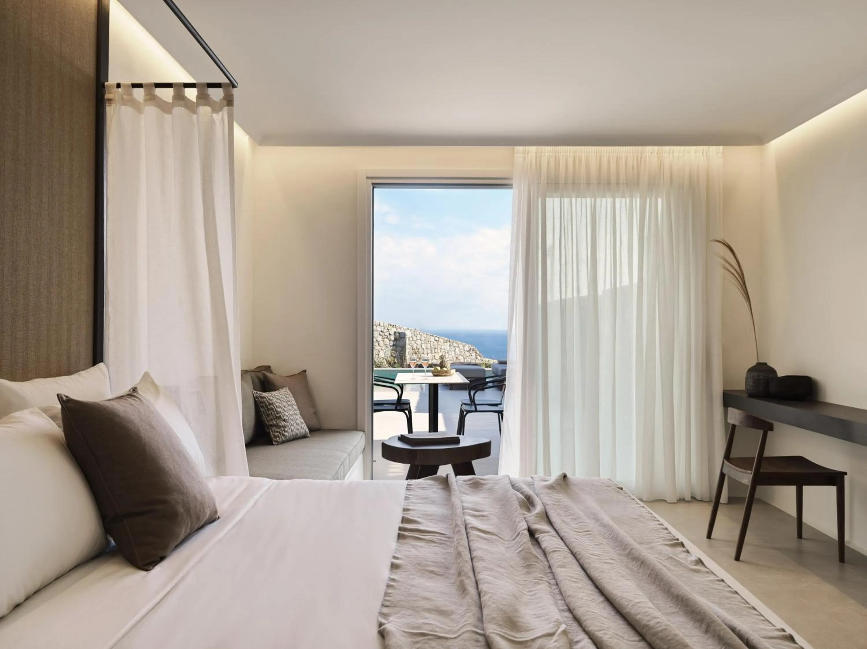 Seating area, Bed in Ezio Bo Luxury Living