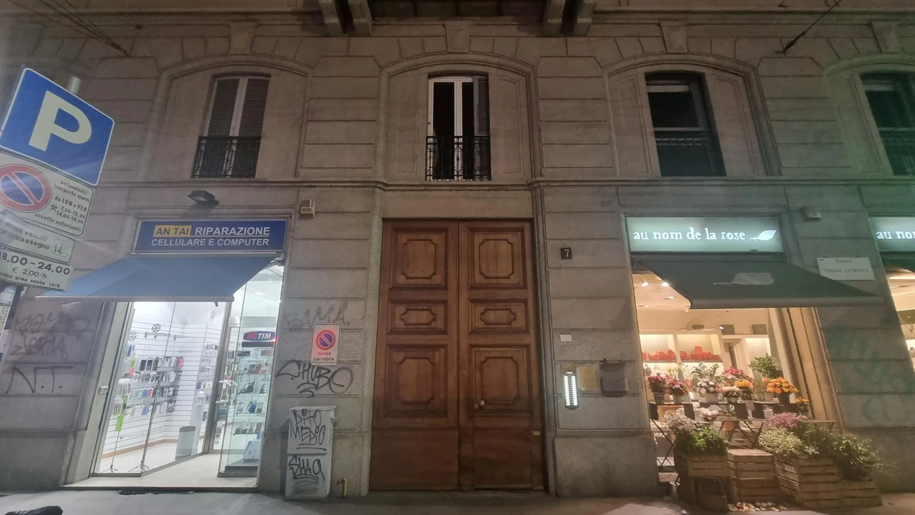 Property building in Casa Storica Piazza 5 Giornate