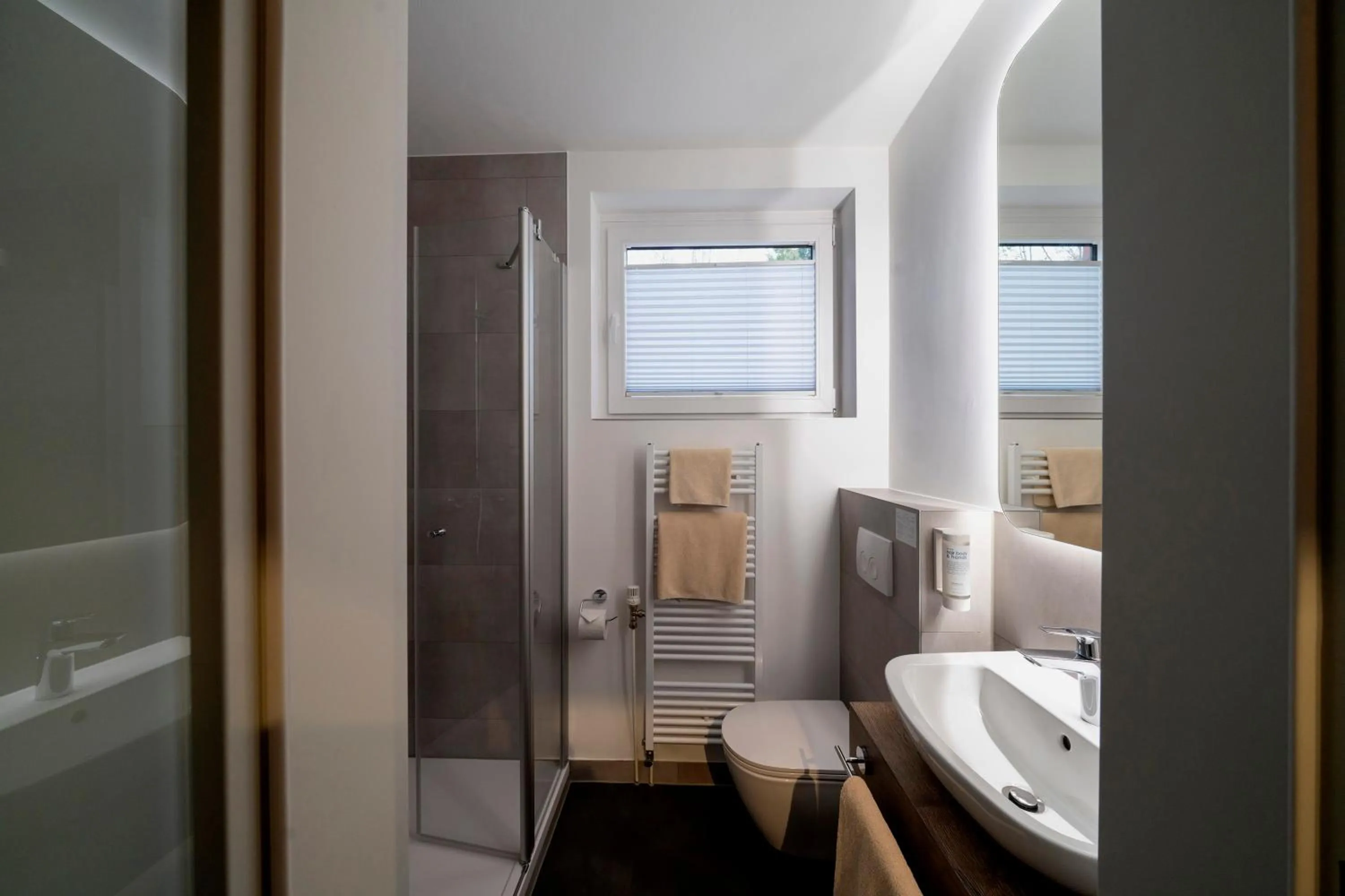 Bathroom, Bed in Hotel zur Post