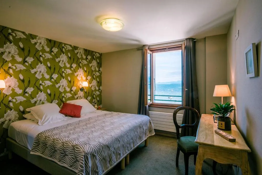 Bed in Hôtel de la Plage