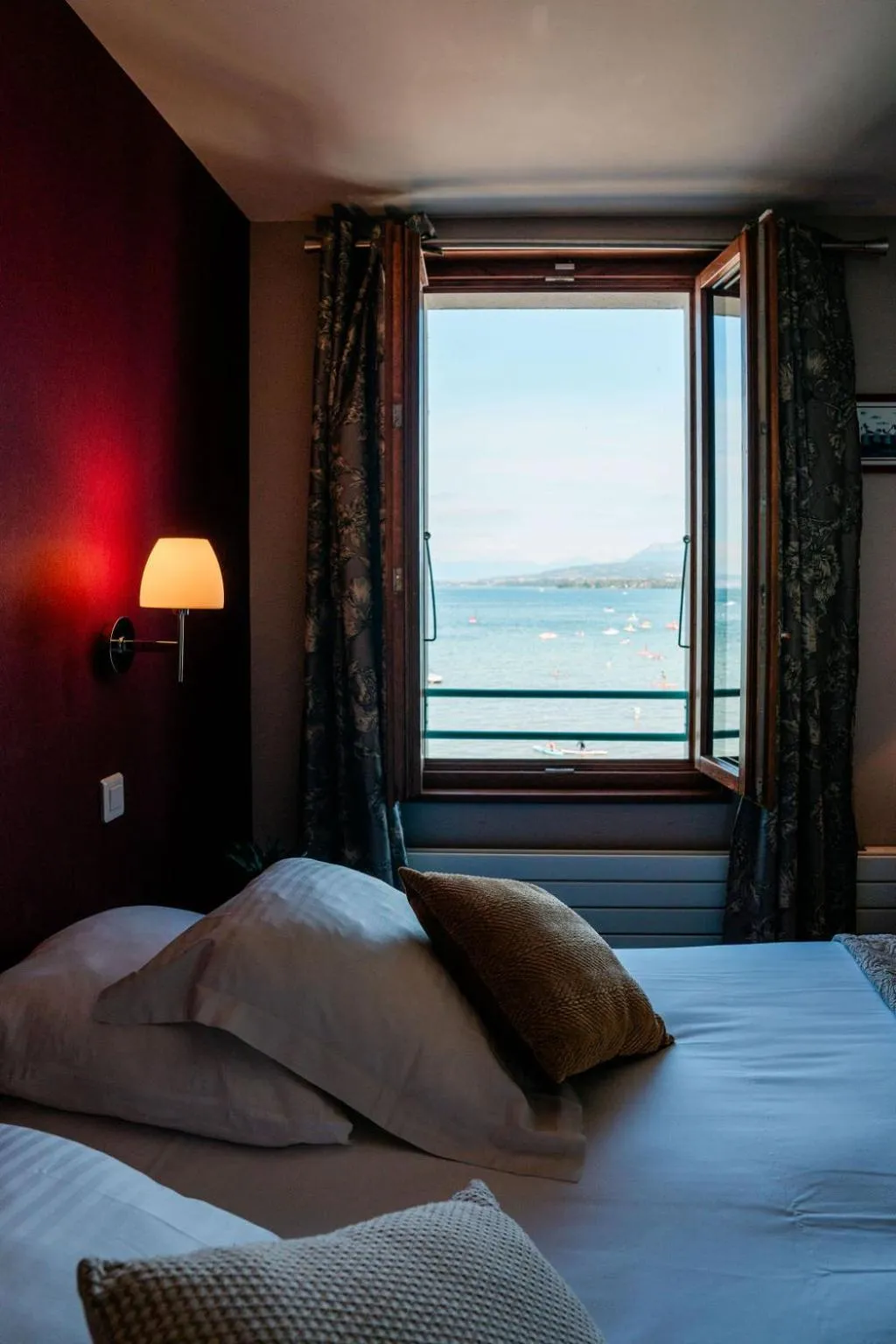 Bed in Hôtel de la Plage