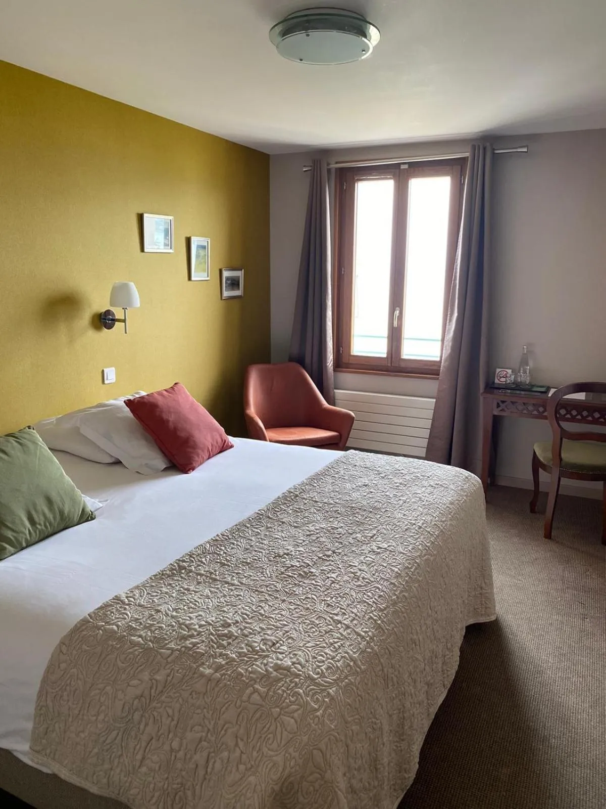 Bed in Hôtel de la Plage