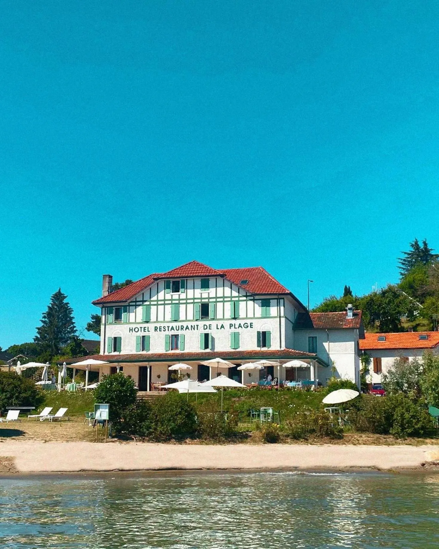 Property building in Hôtel de la Plage