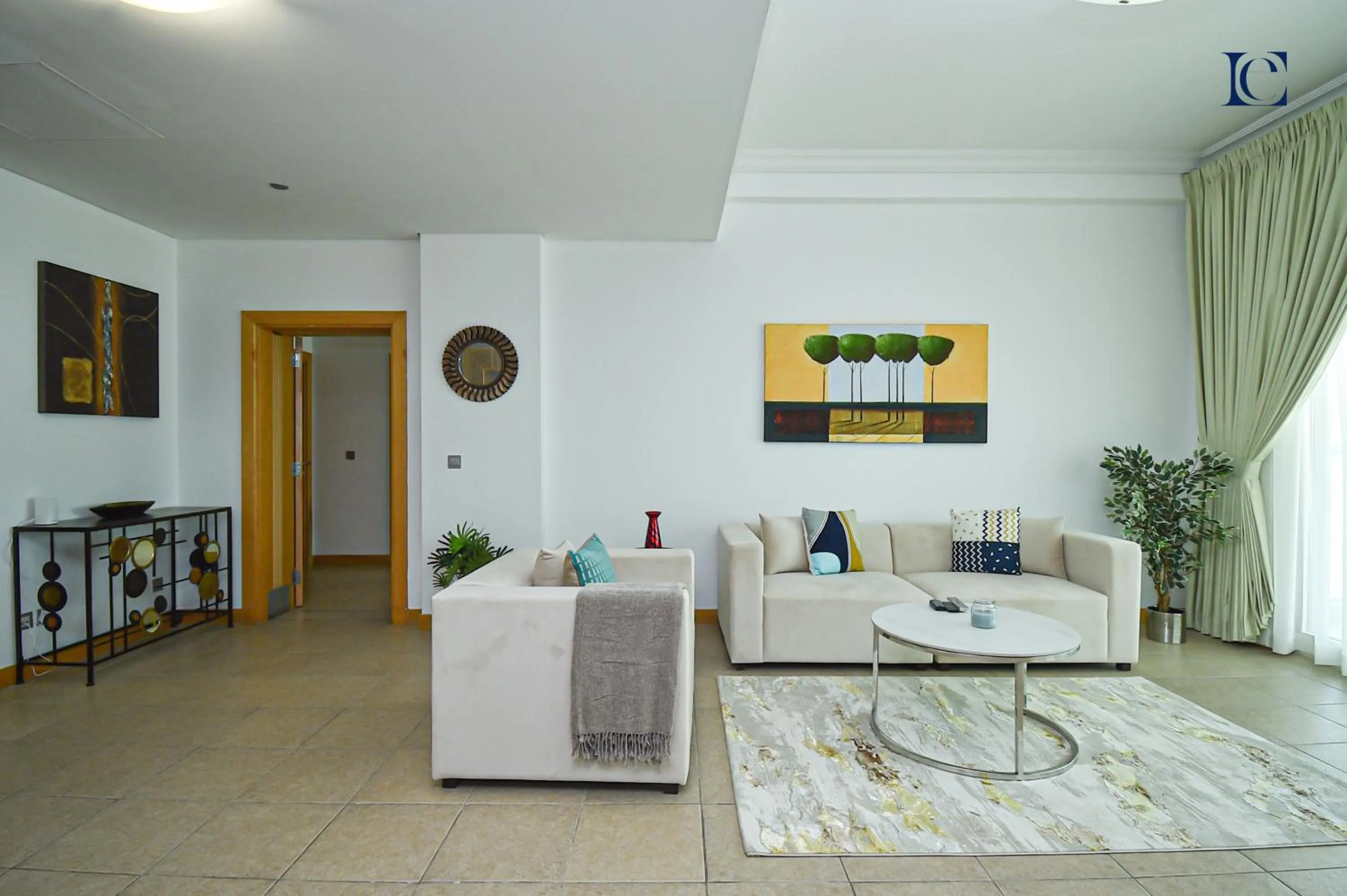 Kitchen or kitchenette in Luxury Escapes - Palm Jumeirah's Spectacular Ocean-View Apartment - NABAT