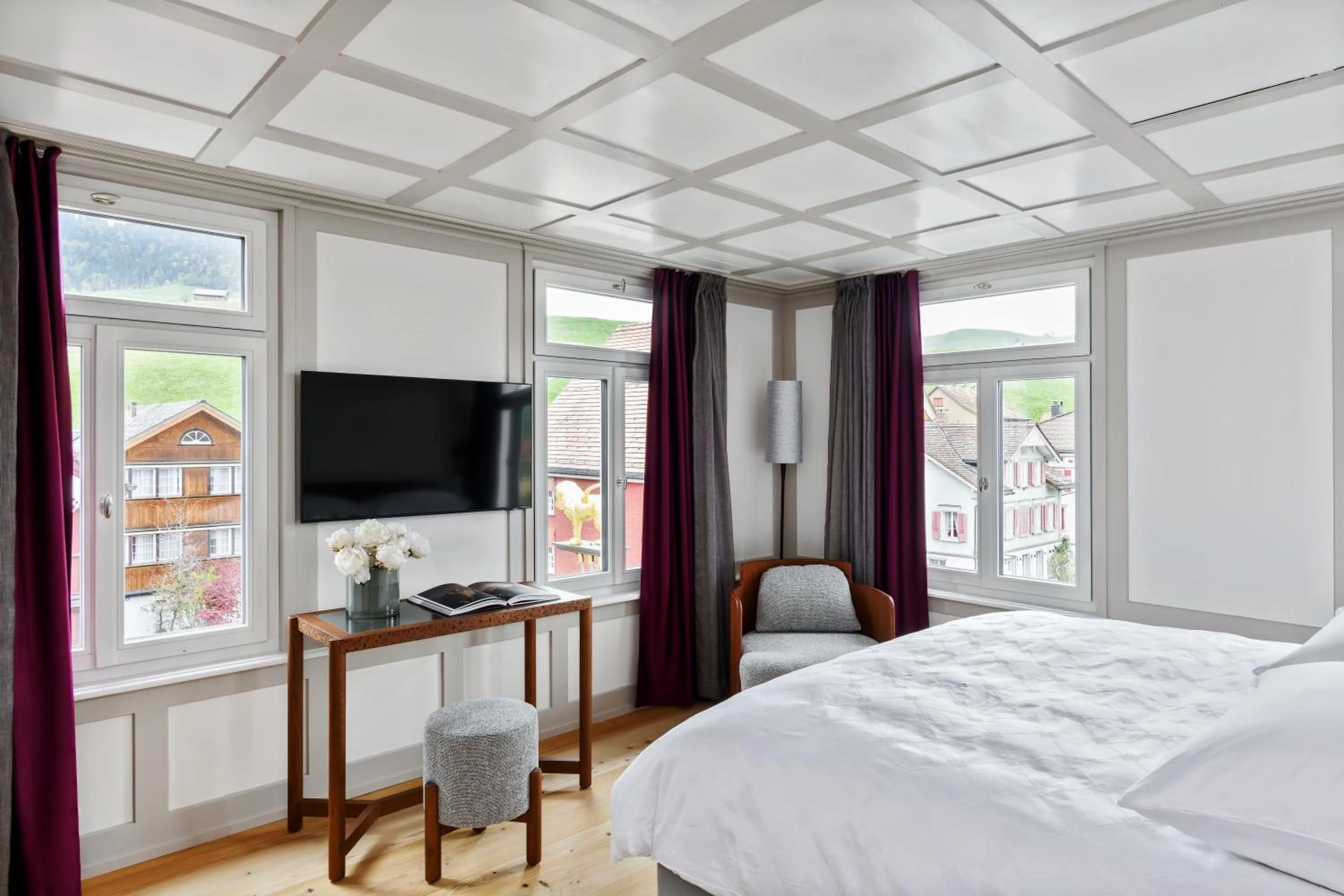 Photo of the whole room, Bed in Appenzeller Huus Löwen