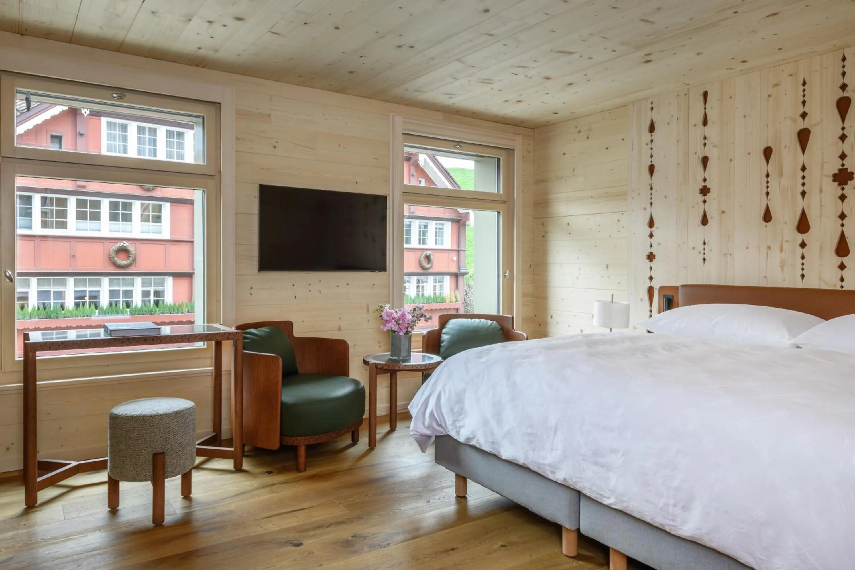 Photo of the whole room, Bed in Appenzeller Huus Löwen